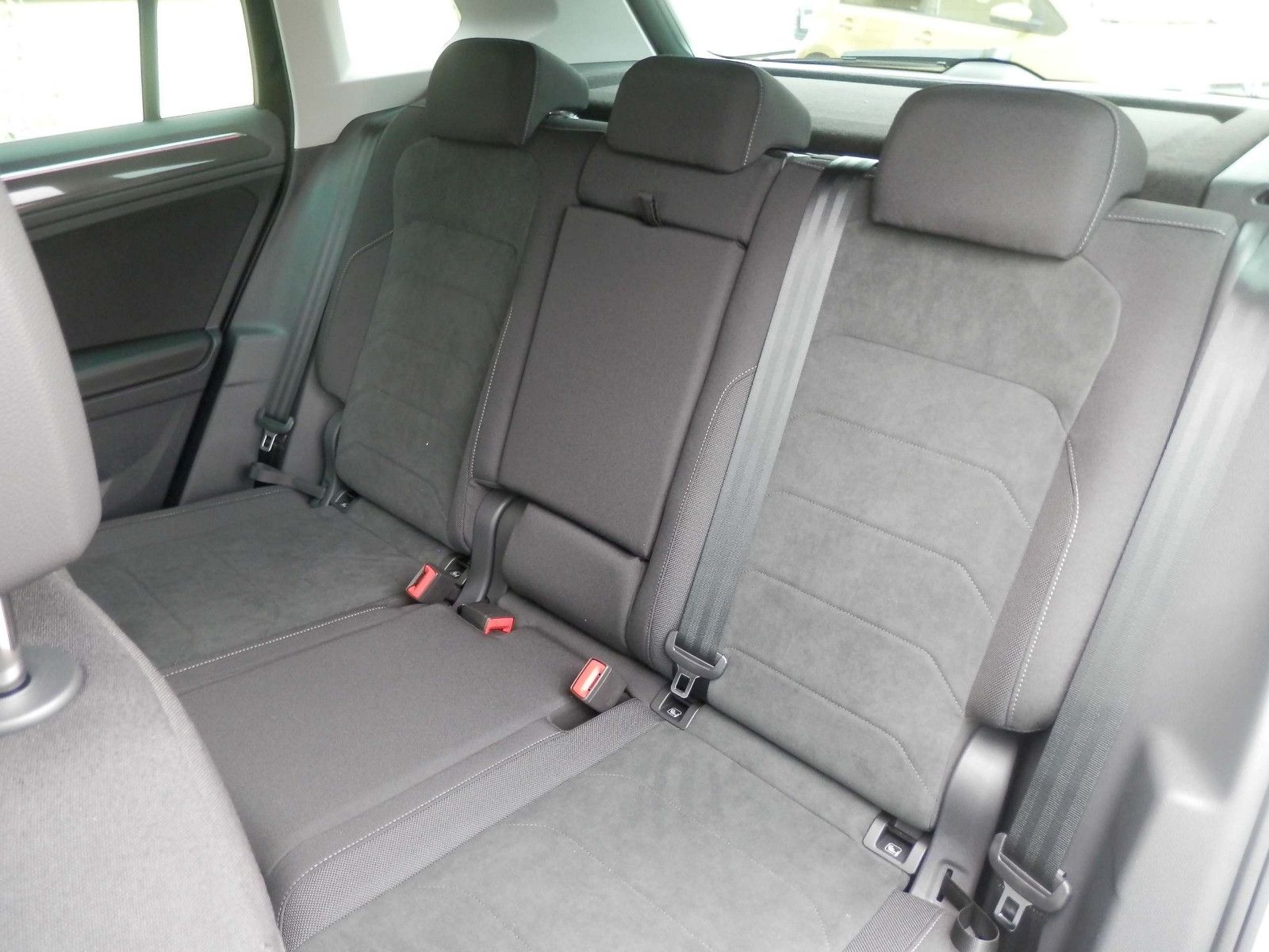 Volkswagen Tiguan Elegance - Samsaru's Car Outlet