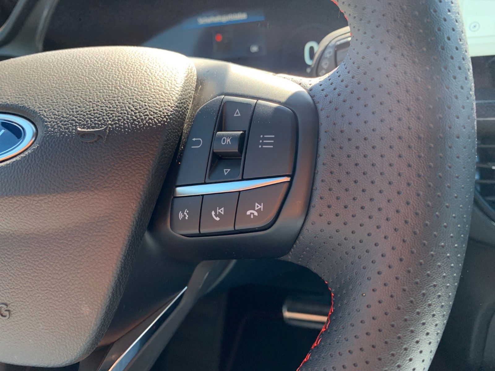 Ford FOCUS ST-LINE X+AUTOMATIK+NAVI+KAMERA+ACC+LED!