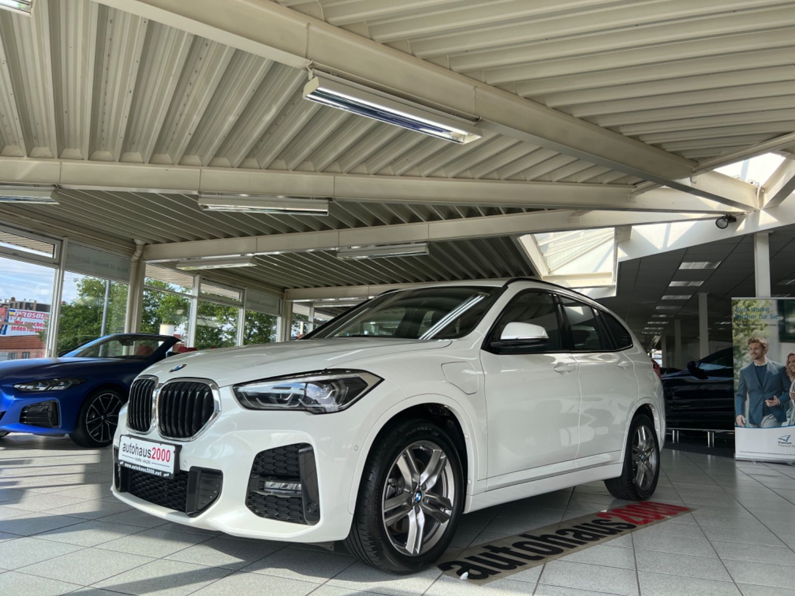 BMW X1 xDrive25e M Sportpaket - Samsaru's Car Outlet