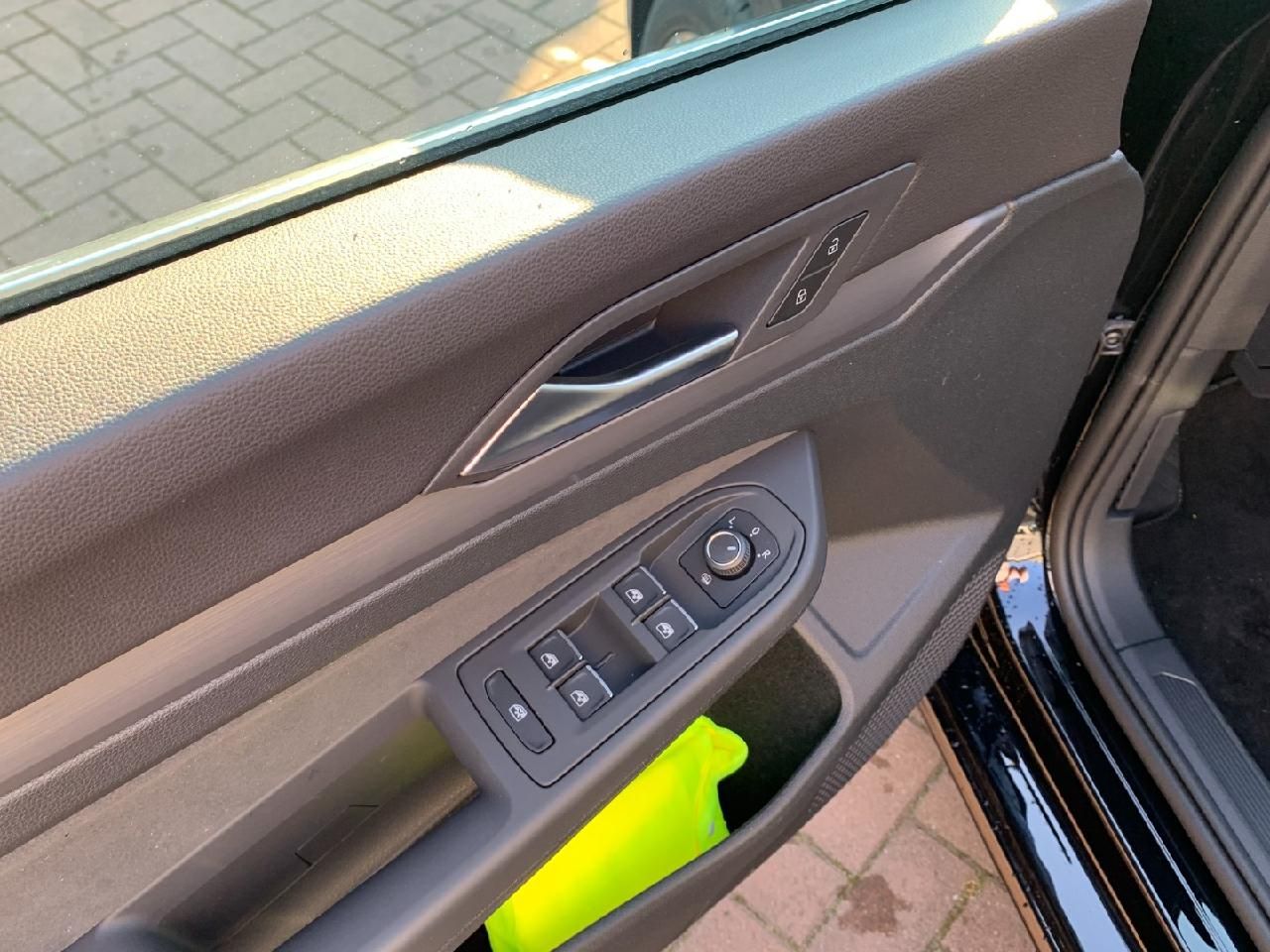 Volkswagen Golf VIII Variant 1.5 TSI OPF Style - Samsaru's Car Outlet