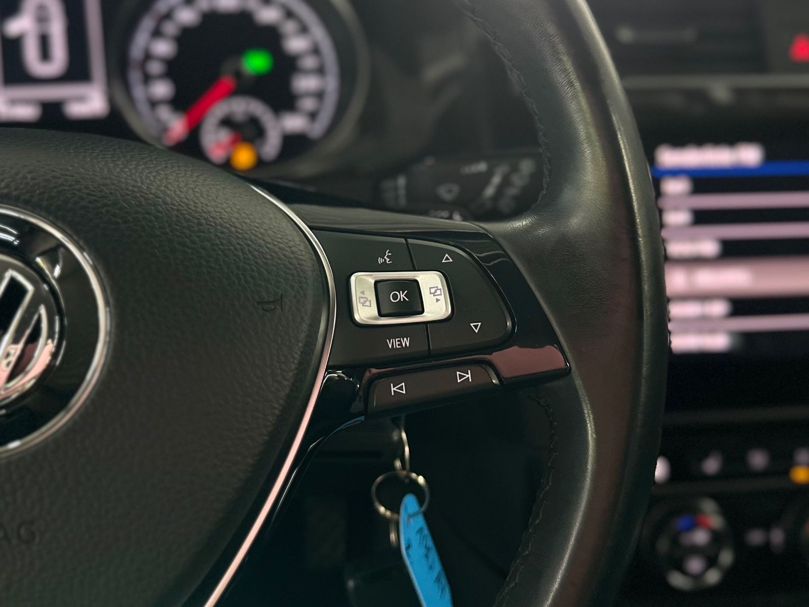 Volkswagen Golf VII 2.0 TDI Var. Comfortline - Samsaru's Car Outlet