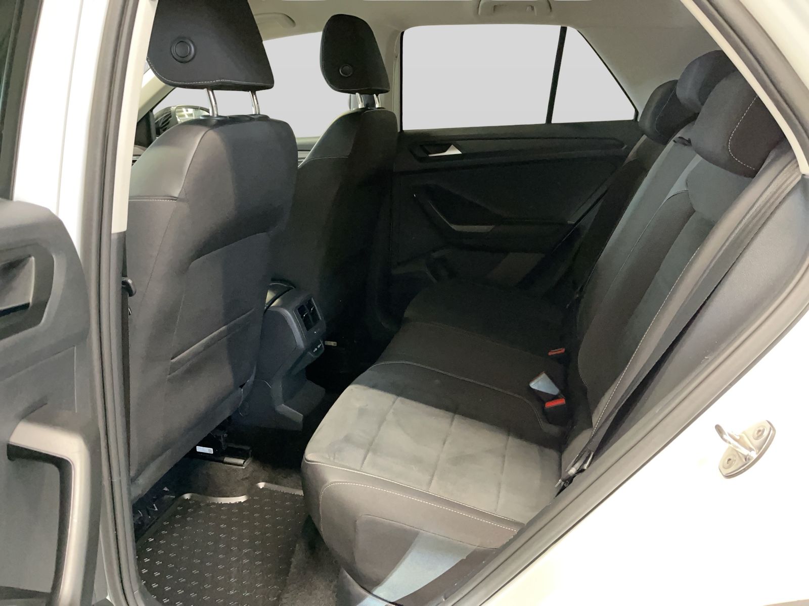 Volkswagen T-Roc 1.0 TSI Style - Samsaru's Car Outlet