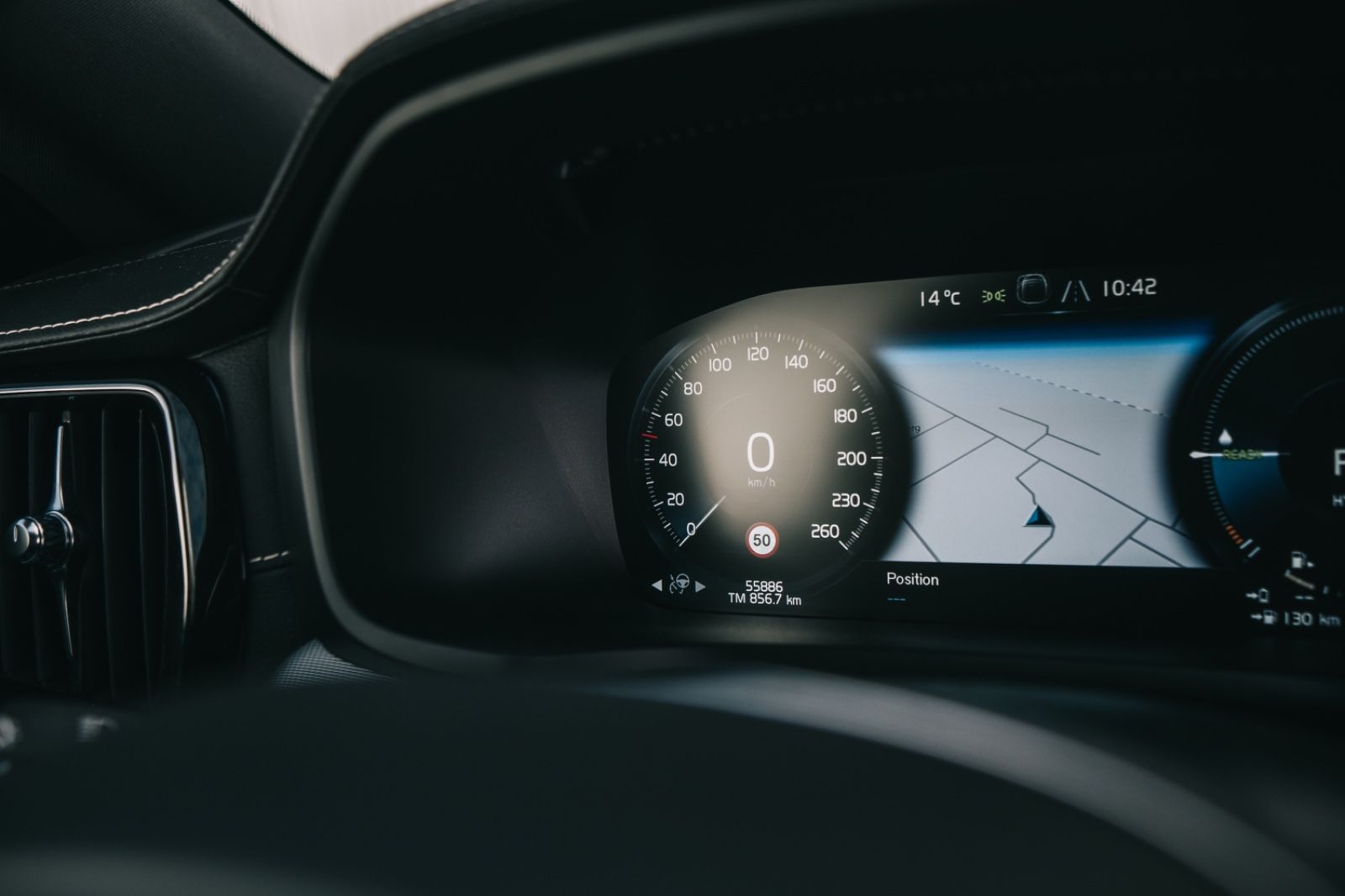 Volvo V60 Kombi R Design Recharge Plug-In Hybrid AWD