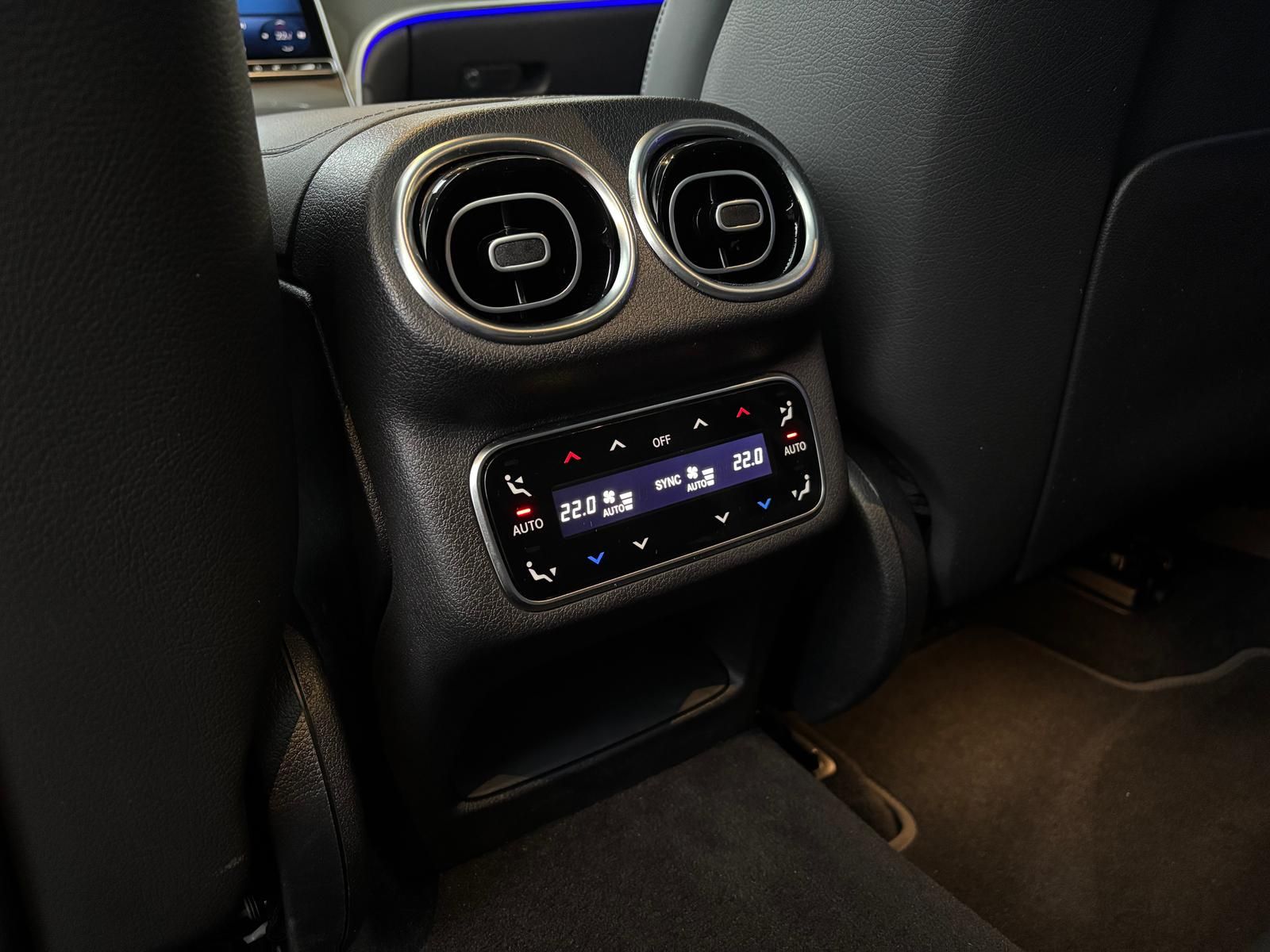 Mercedes-Benz GLC 300 d 4M AMG Line Prem+ Fahras+ AHK Pano HUD