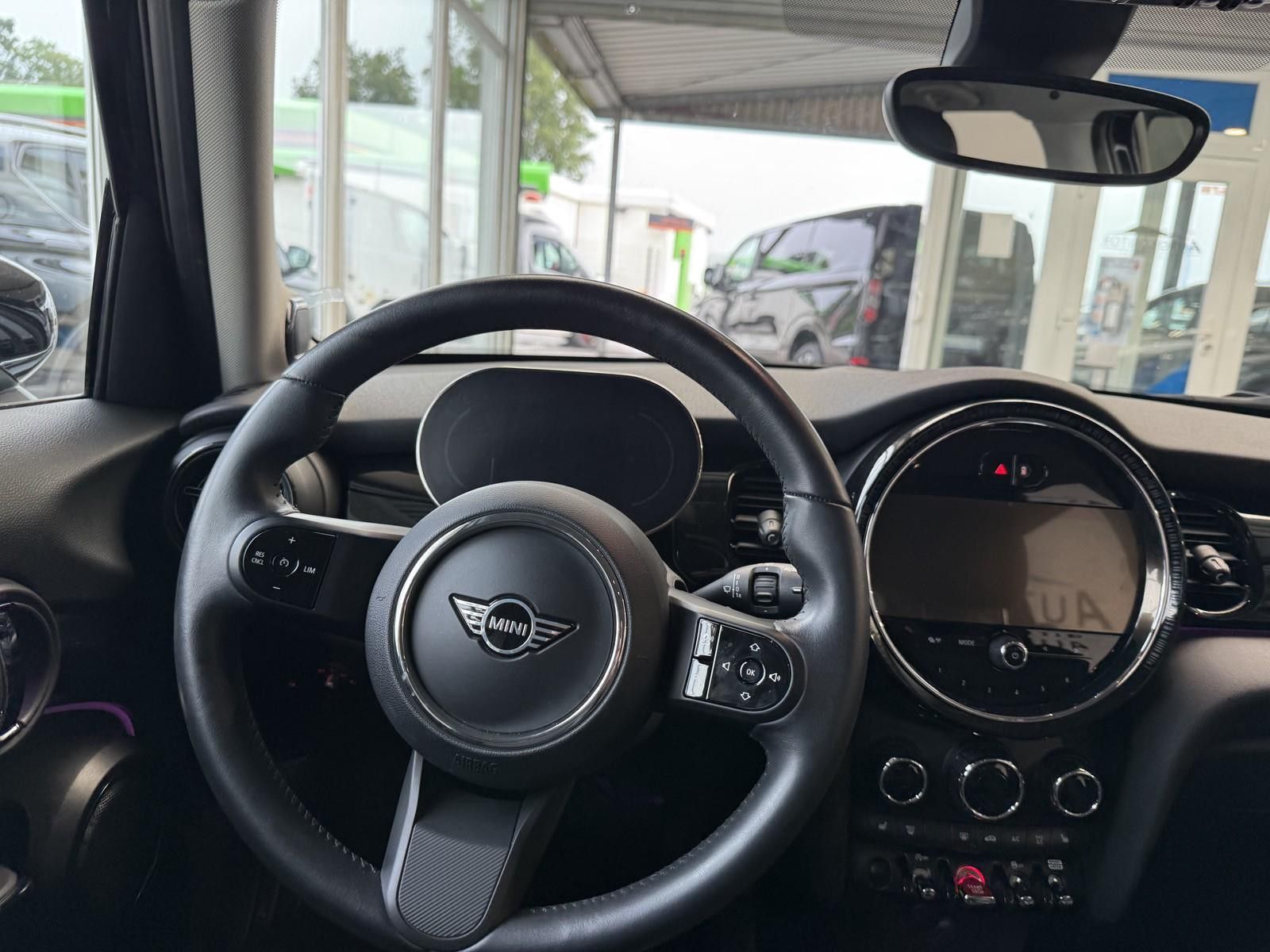 MINI Cooper S - Samsaru's Car Outlet