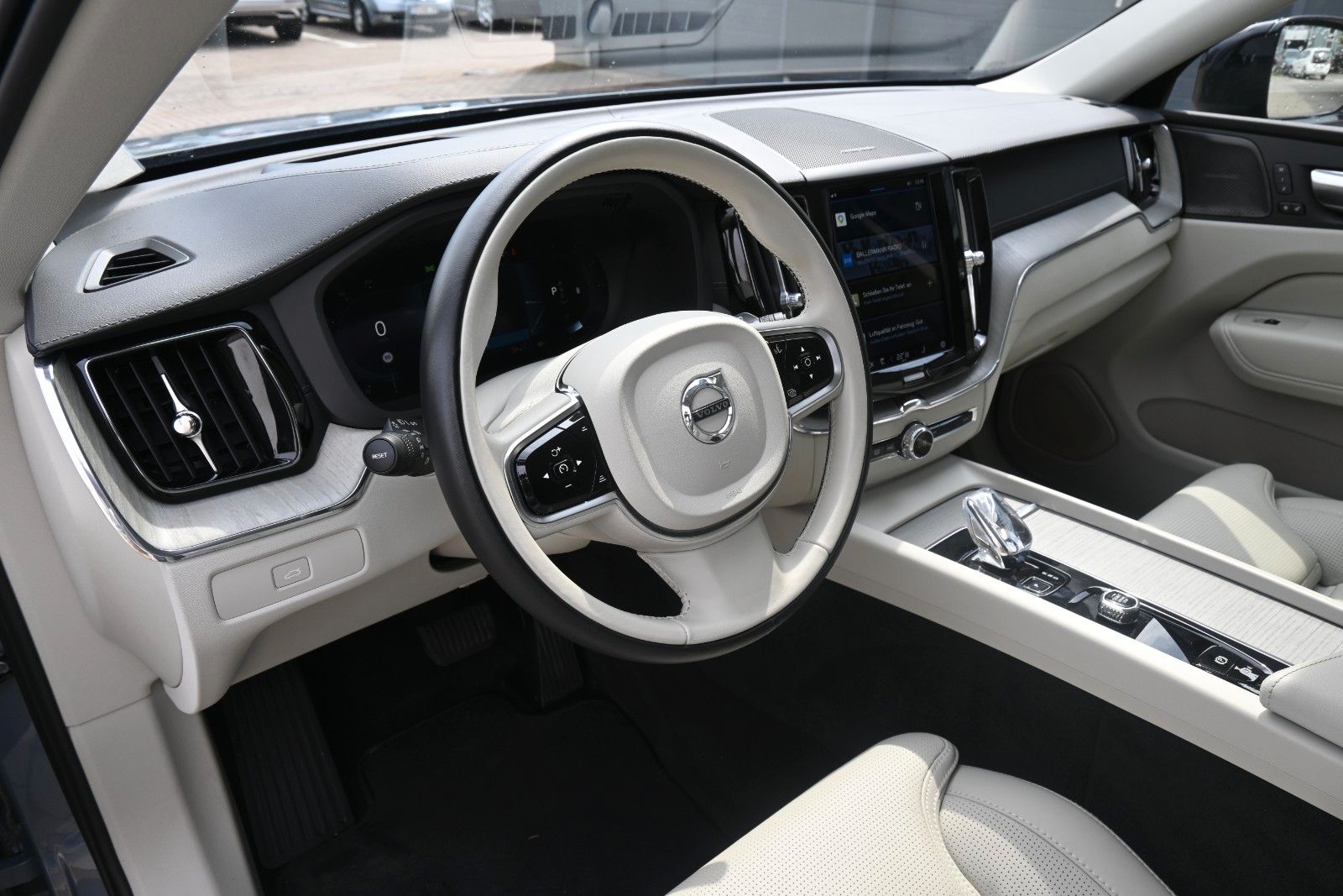 Volvo XC60 B5D AWD Ultimate Dark*LED*PANO*STHZ*H&K*360