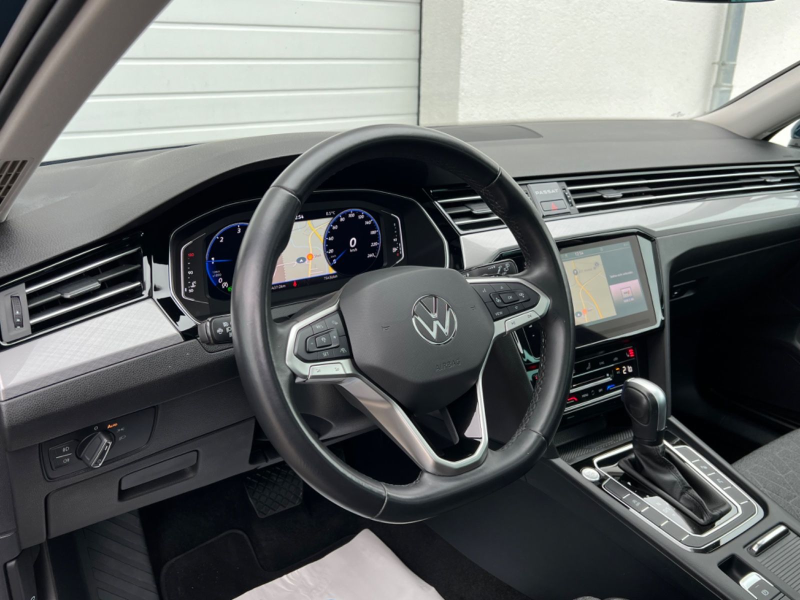 Volkswagen Passat 2.0 TDI - Samsaru's Car Outlet
