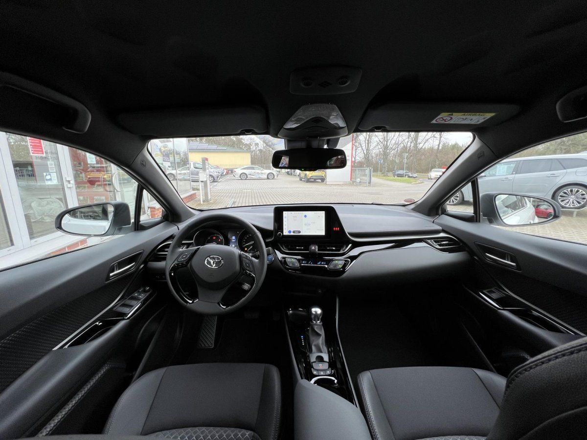 Toyota C-HR 2.0 Hybrid - Samsaru's Car Outlet
