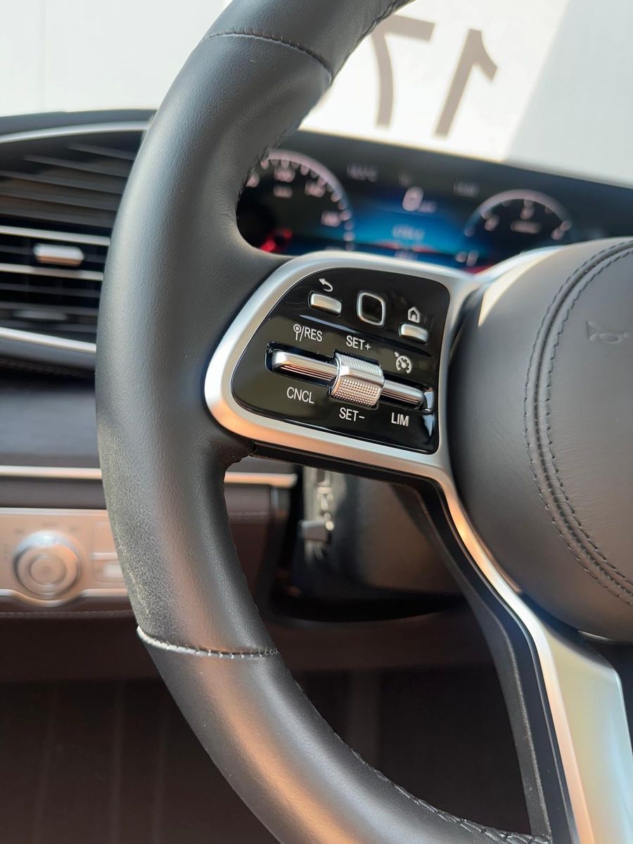 Mercedes-Benz GLE400 4M AMG-LINE DISTRONIC PANO HUD KEYLESS-GO