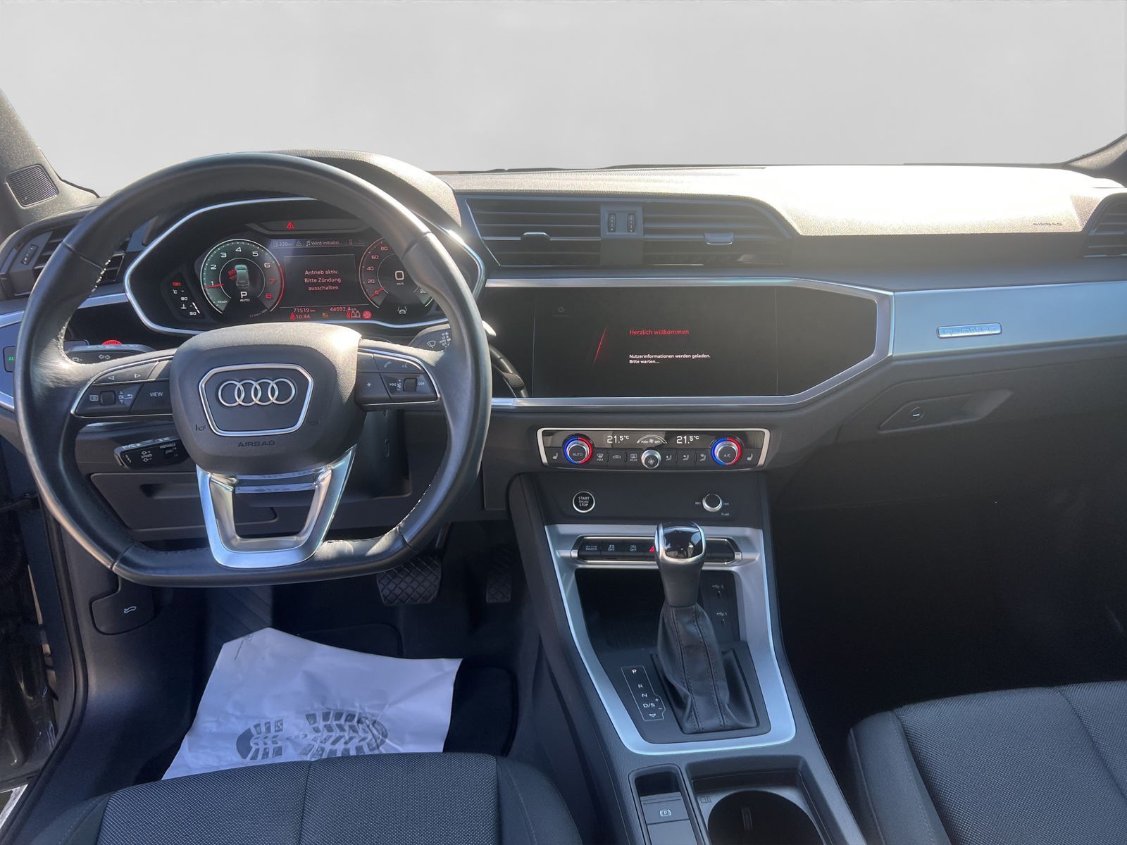 Audi Q3 40 2.0 TFSI quattro - Samsaru's Car Outlet