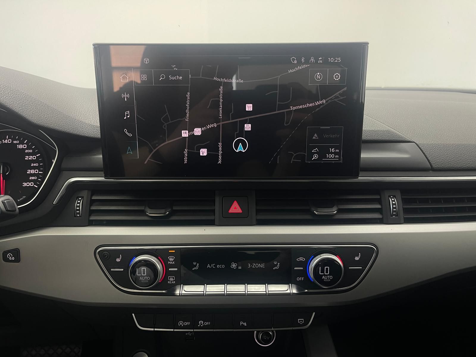 Audi A4 2.0 TDI 35 TDI ADVANCED - Samsaru's Car Outlet