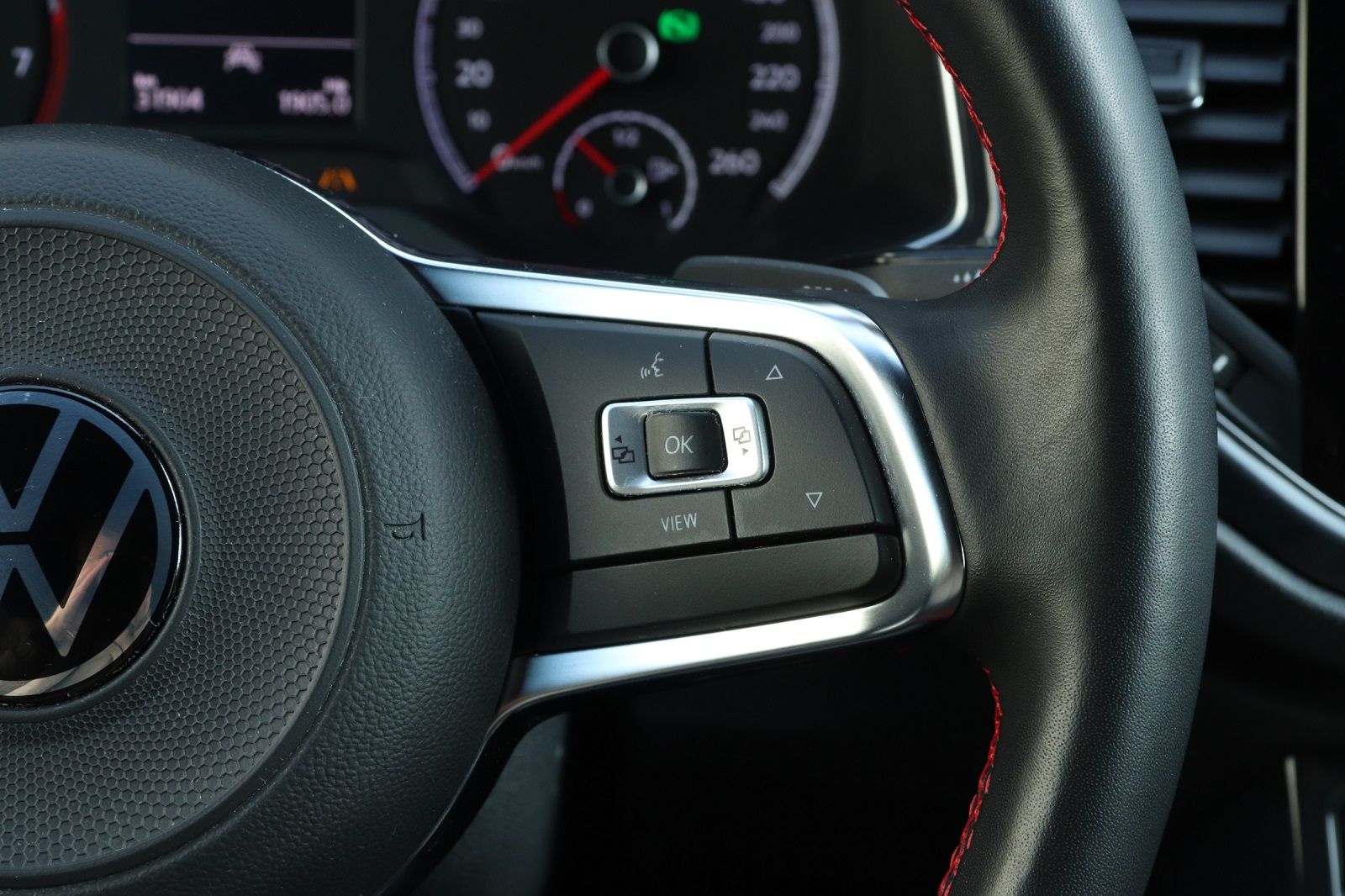 Volkswagen T-Roc 2.0 TSI Sport 4Motion - Samsaru's Car Outlet