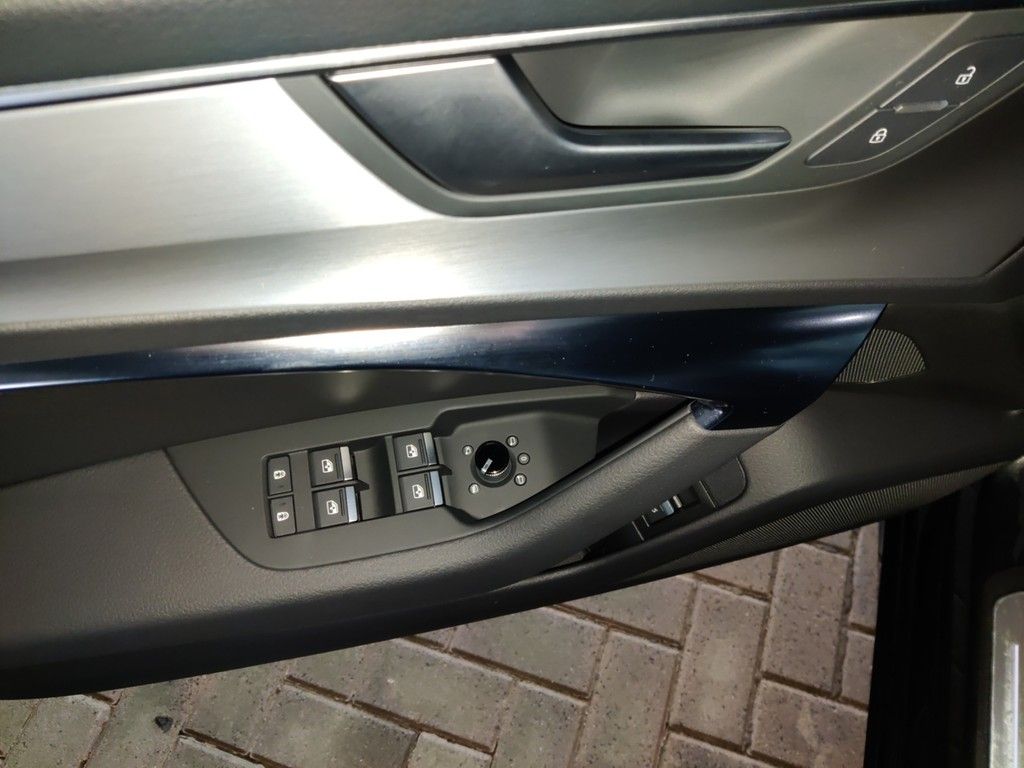 Audi A6 Avant 40 TDI S tronic S line - Samsaru's Car Outlet