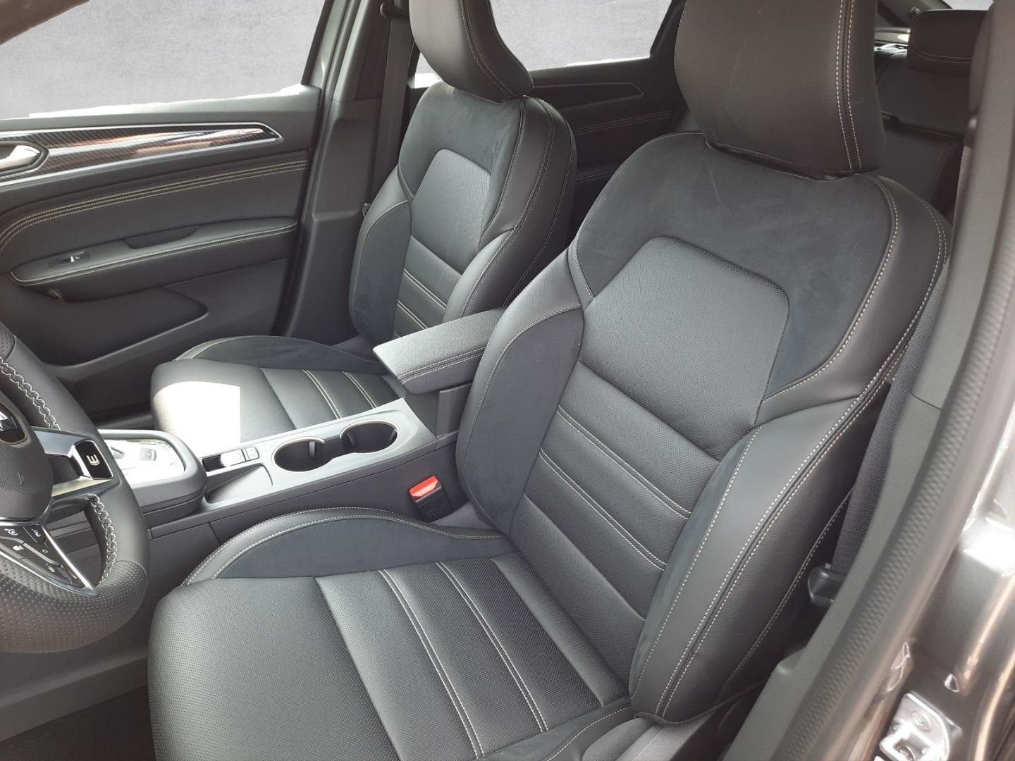 Renault Arkana Engineered E-TECH 145 Full Hybrid - Samsaru's Car Outlet
