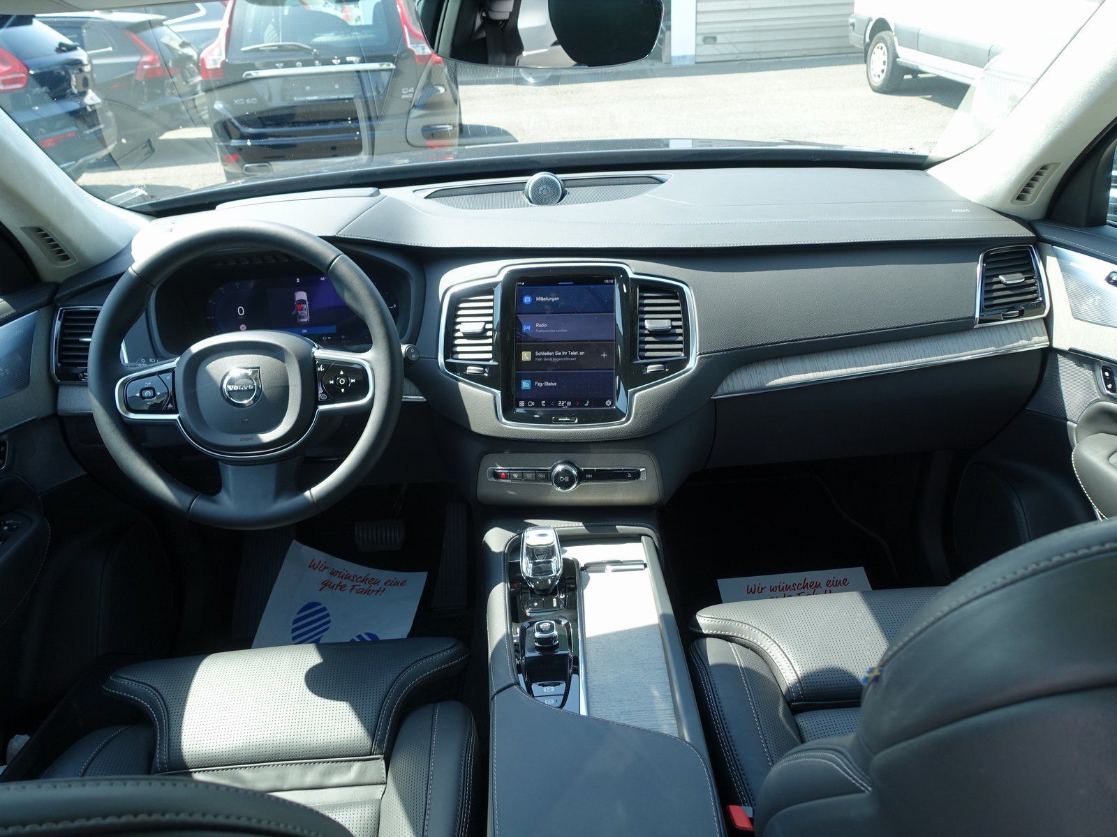 Volvo XC90 Ultra Dark T8 AWD Plug-in Hybrid - Samsaru's Car Outlet