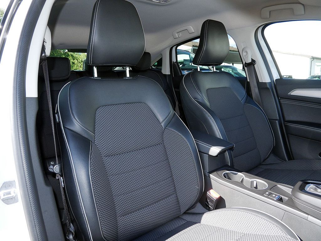 Renault Arkana Techno TCe 140 EDC - Samsaru's Car Outlet