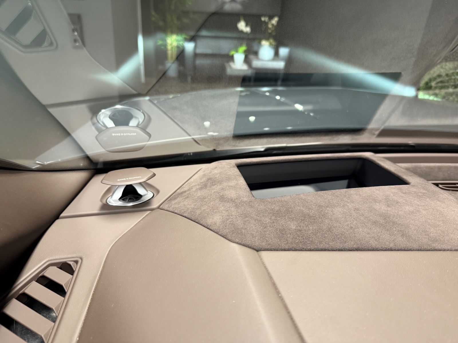Lamborghini Urus S - Samsaru's Car Outlet