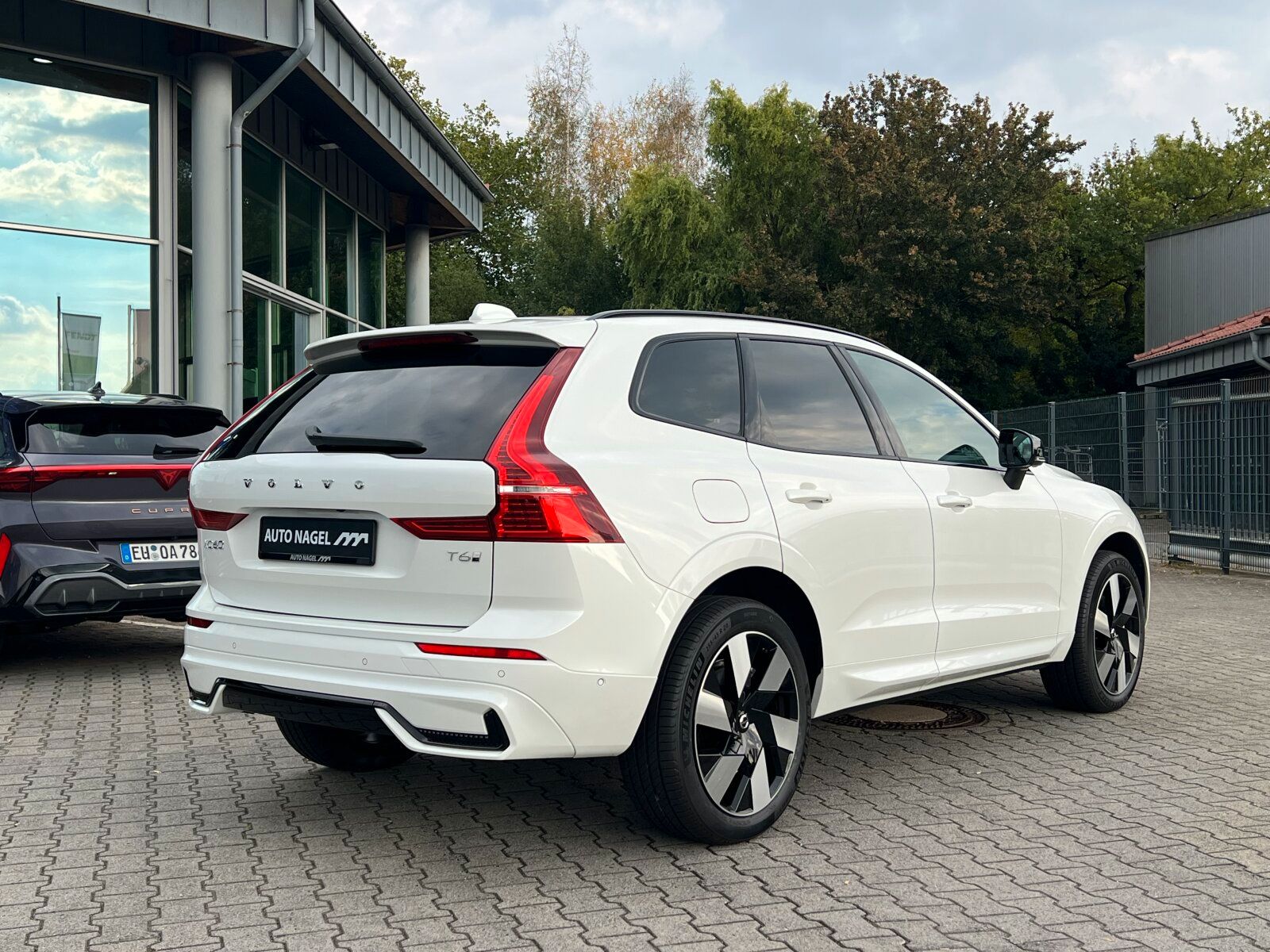 Volvo XC60 T6 Plus Dark PANO|AHK|FLED|20"|MEMORY|360°|