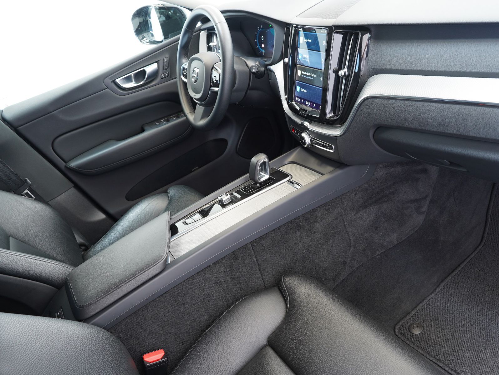 Volvo XC60 B4 B Plus Dark LED/NAVI/PILOT/ACC/KAMERA