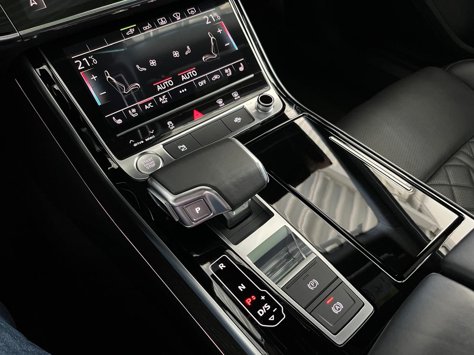 Audi A8 60 TFSI e quattro - Samsaru's Car Outlet