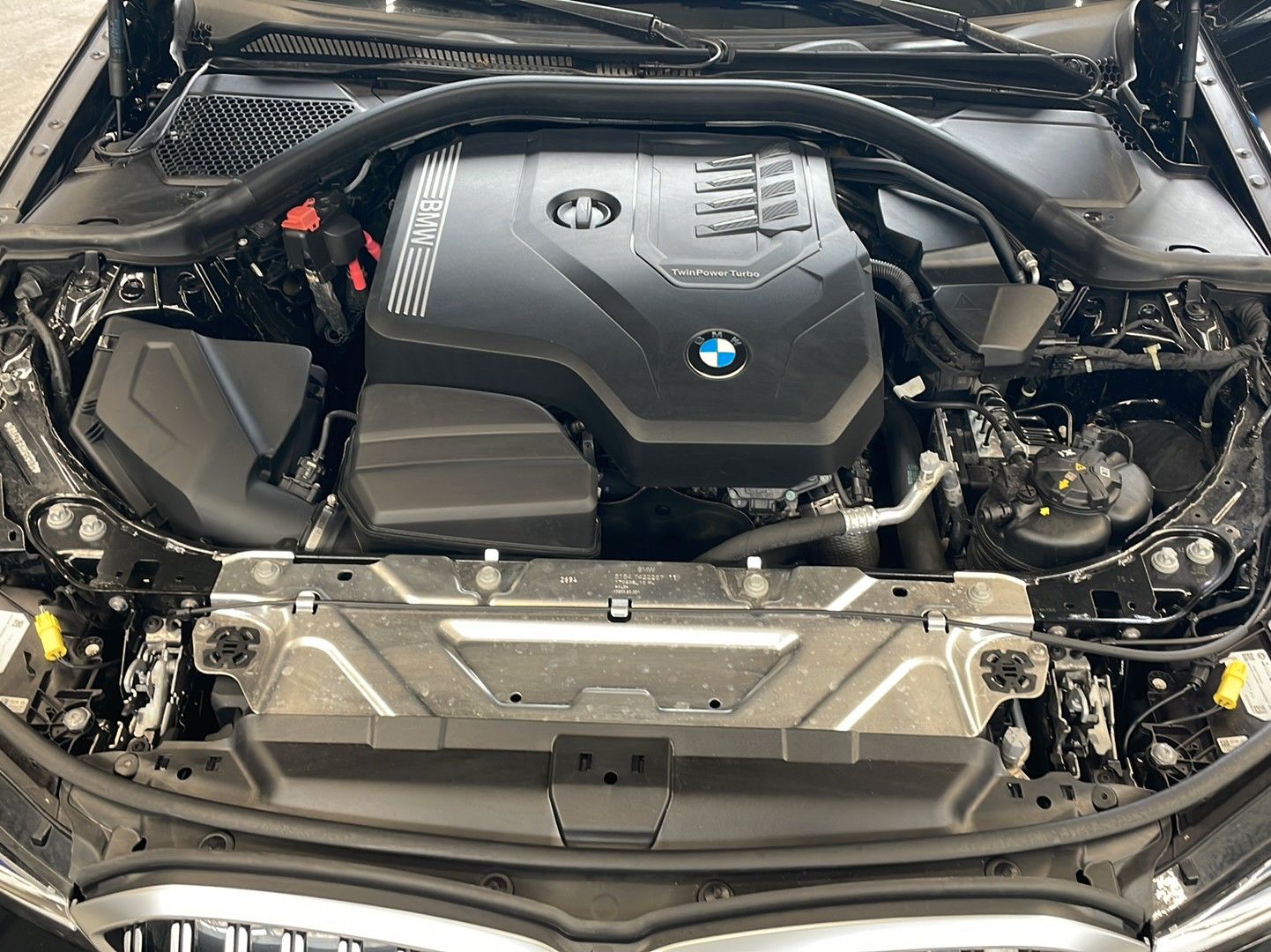 BMW 320i Touring M-Sport ACC AHK HiFi HUD 360° FL2