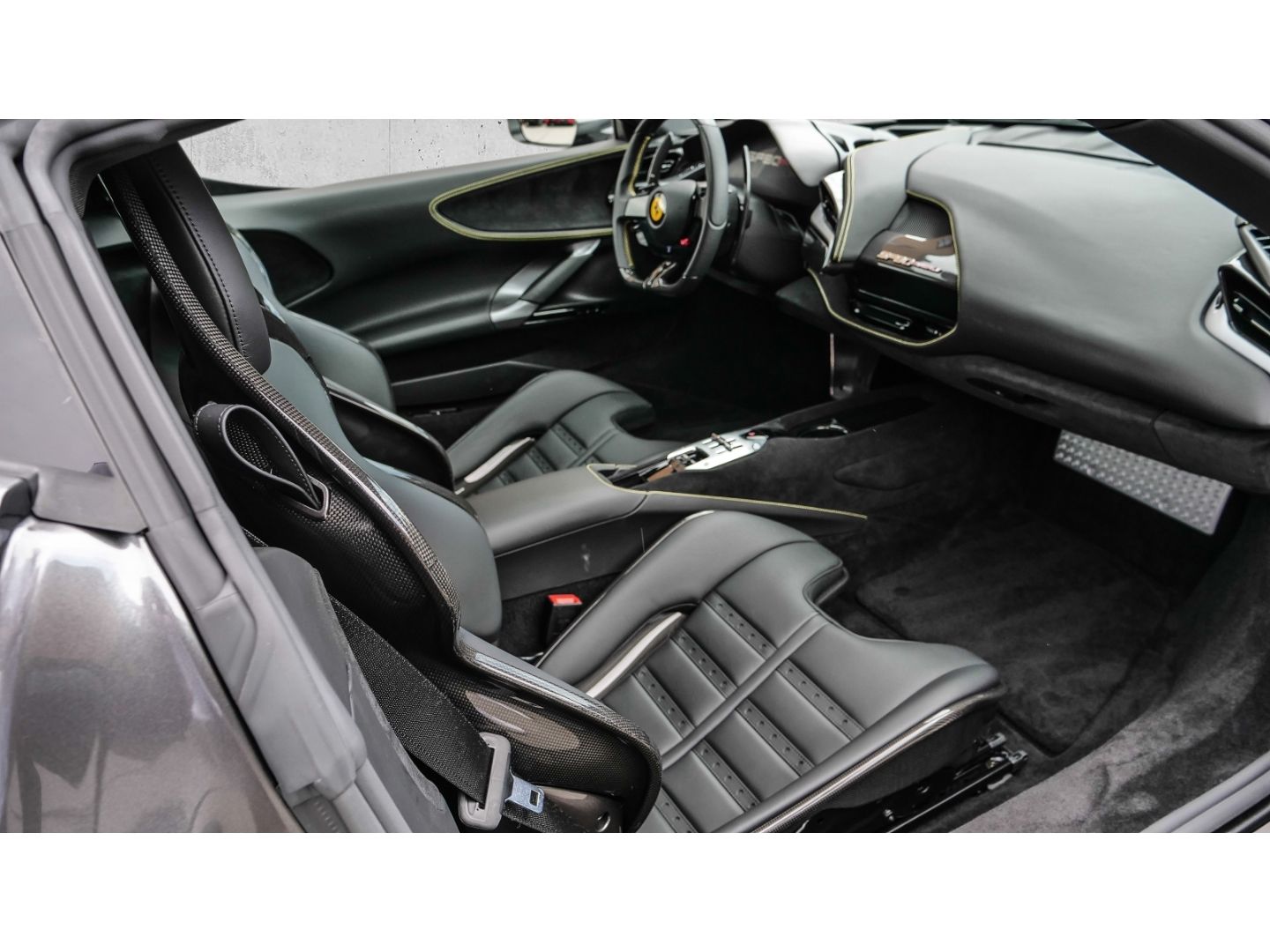 Ferrari SF90 Stradale - Samsaru's Car Outlet