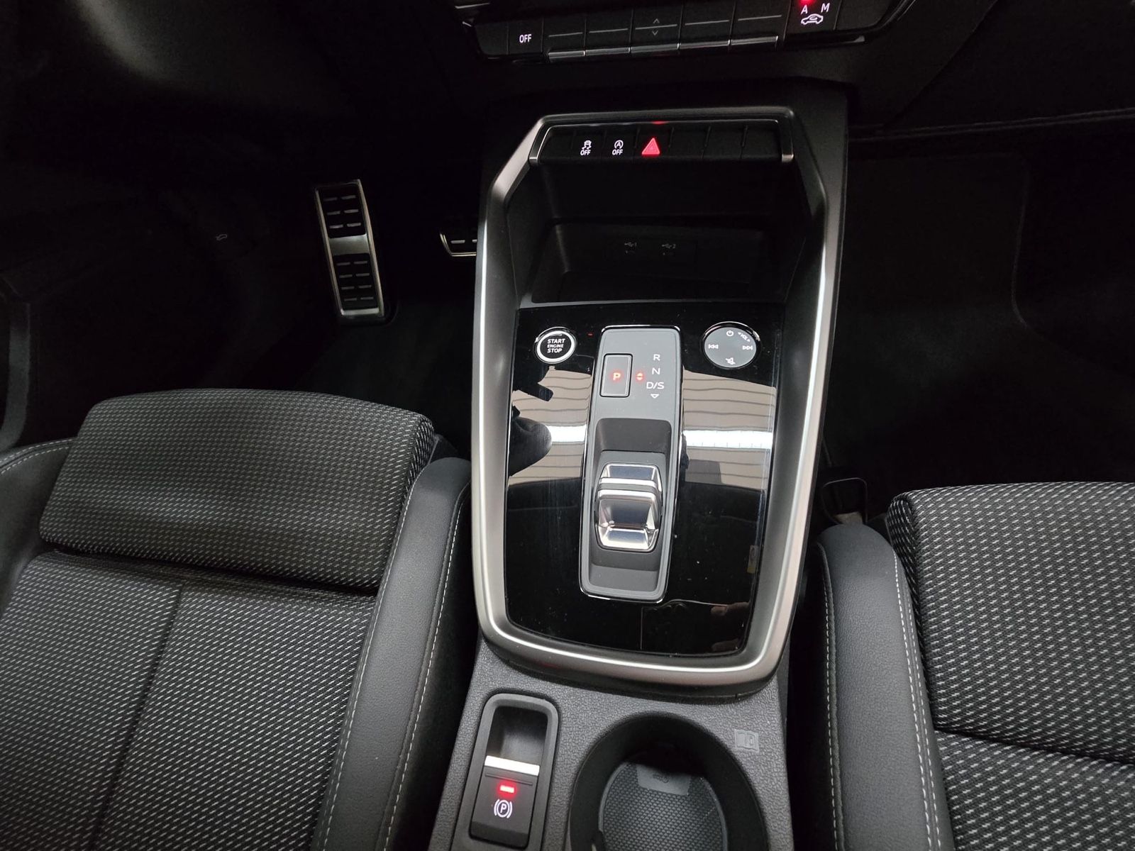 Audi A3 Sportback 30TFSI S-tronic S-Line Optik schwaz