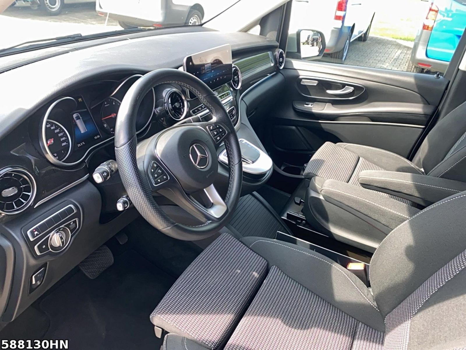 Mercedes-Benz V 220 ED - Samsaru's Car Outlet
