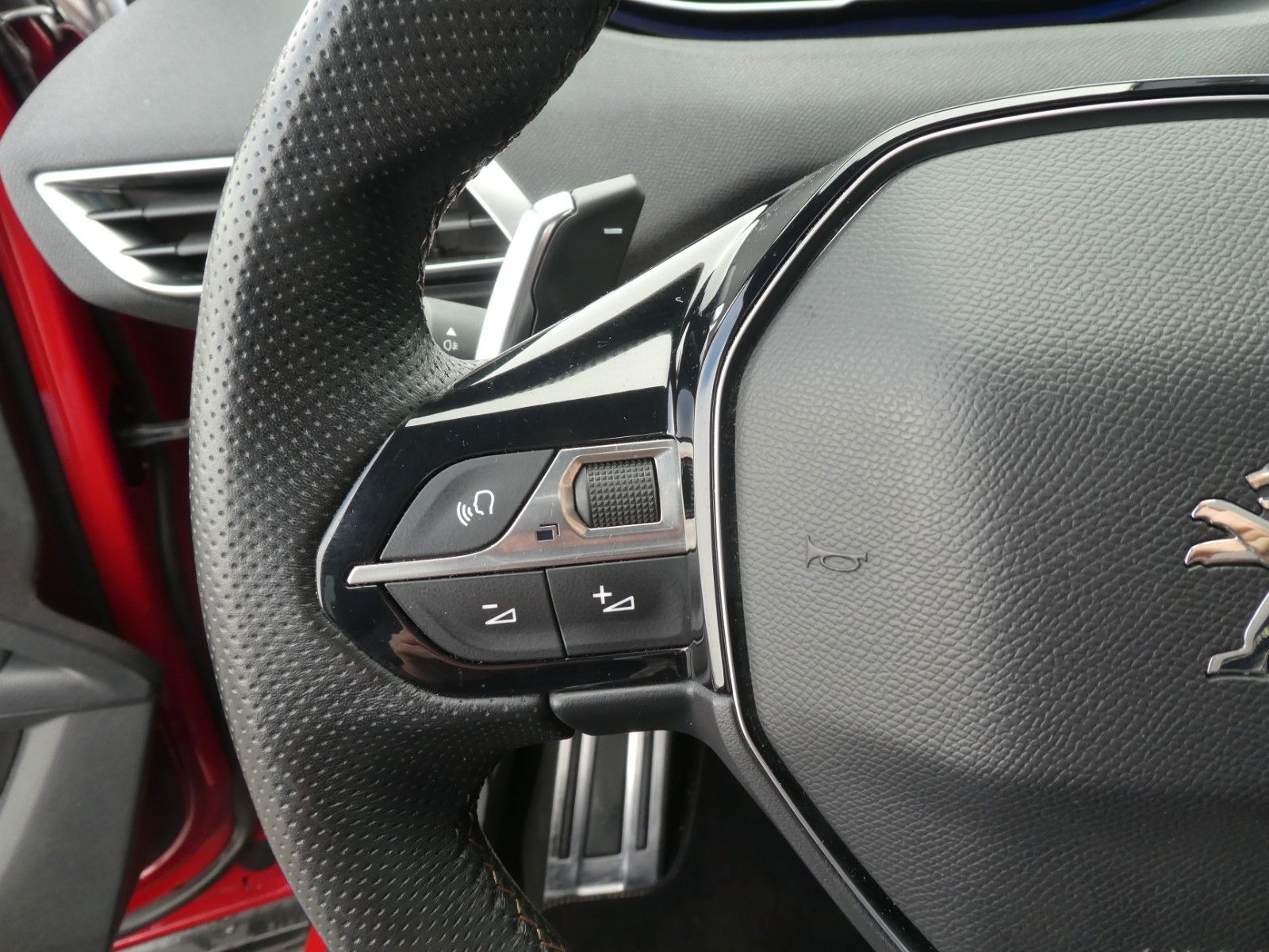 Peugeot 3008 Hybrid4 GT Navi, SHZ, Kamera, 4WD, S-Dach