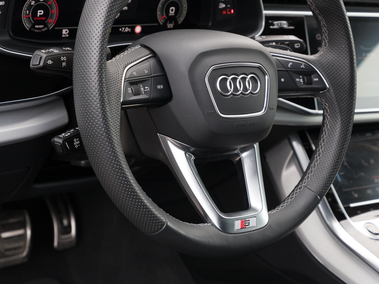 Audi Q7 50 TDI Q S LINE LM20 7-SITZE AHK MATRIX