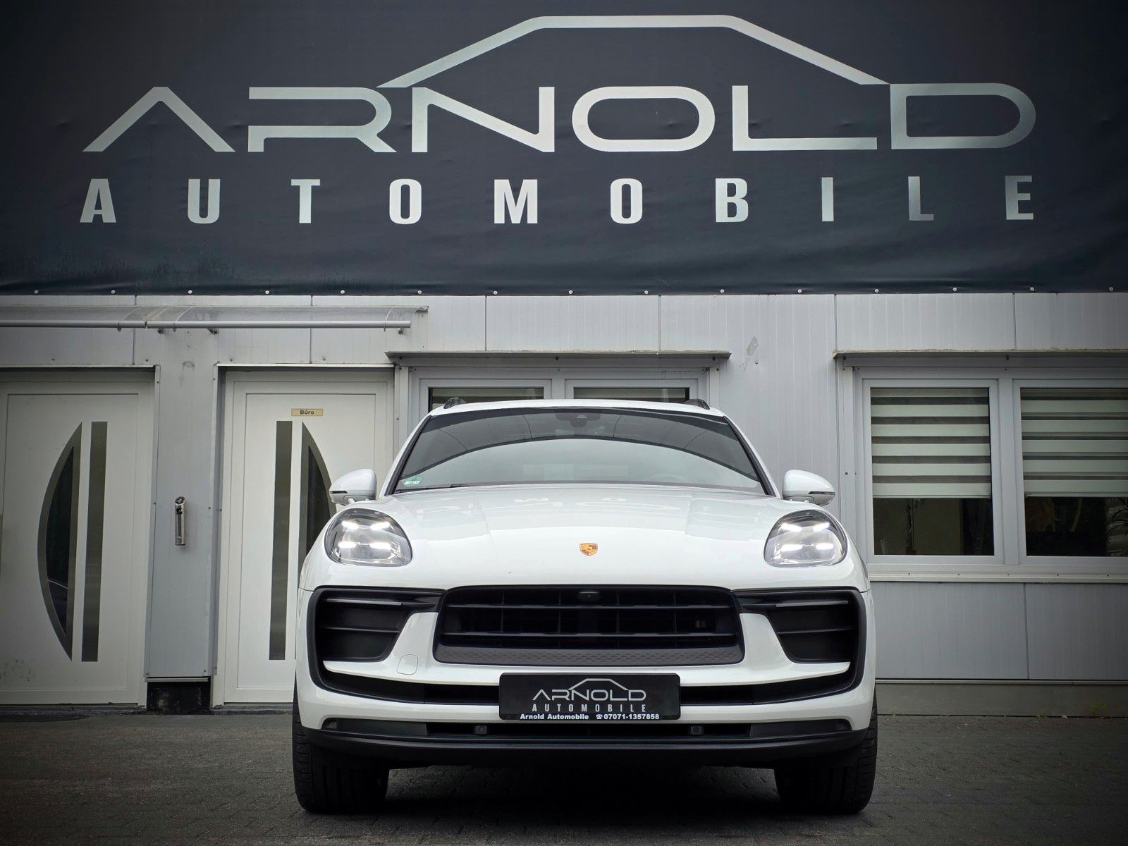 Porsche Macan - Samsaru's Car Outlet