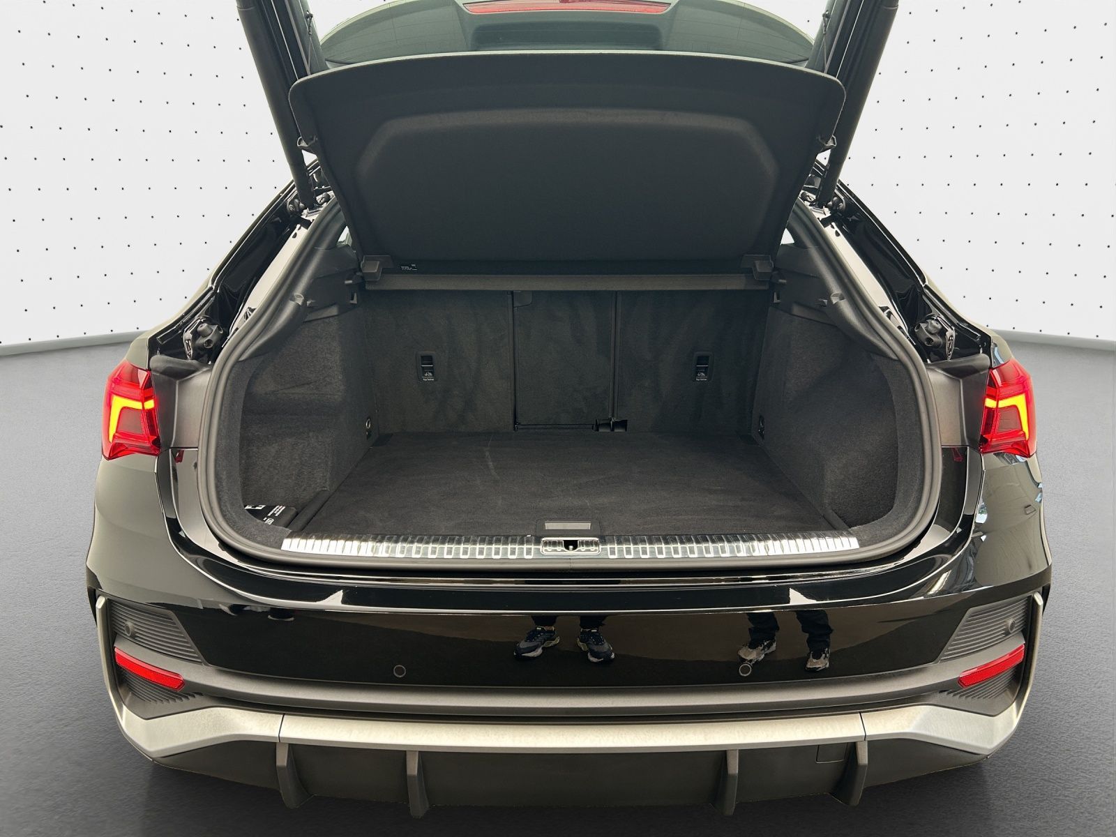 Audi Q3 Sportback 40 TDI qu S line - Samsaru's Car Outlet