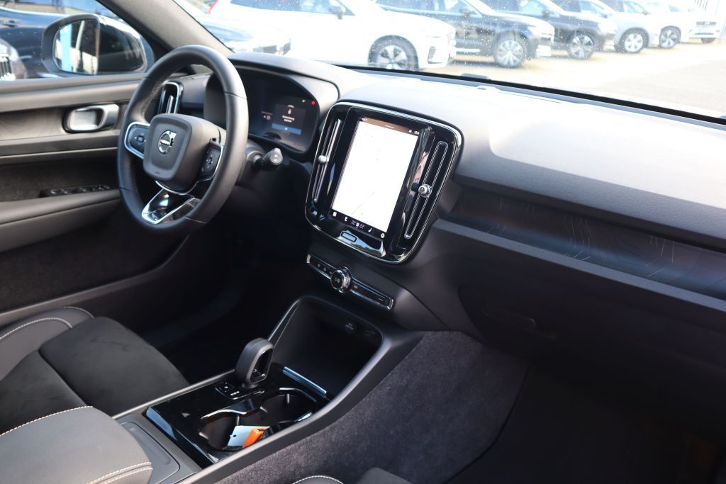 Volvo XC40 Recharge 78 kWh Twin Motor Plus|AHK|NAVI|