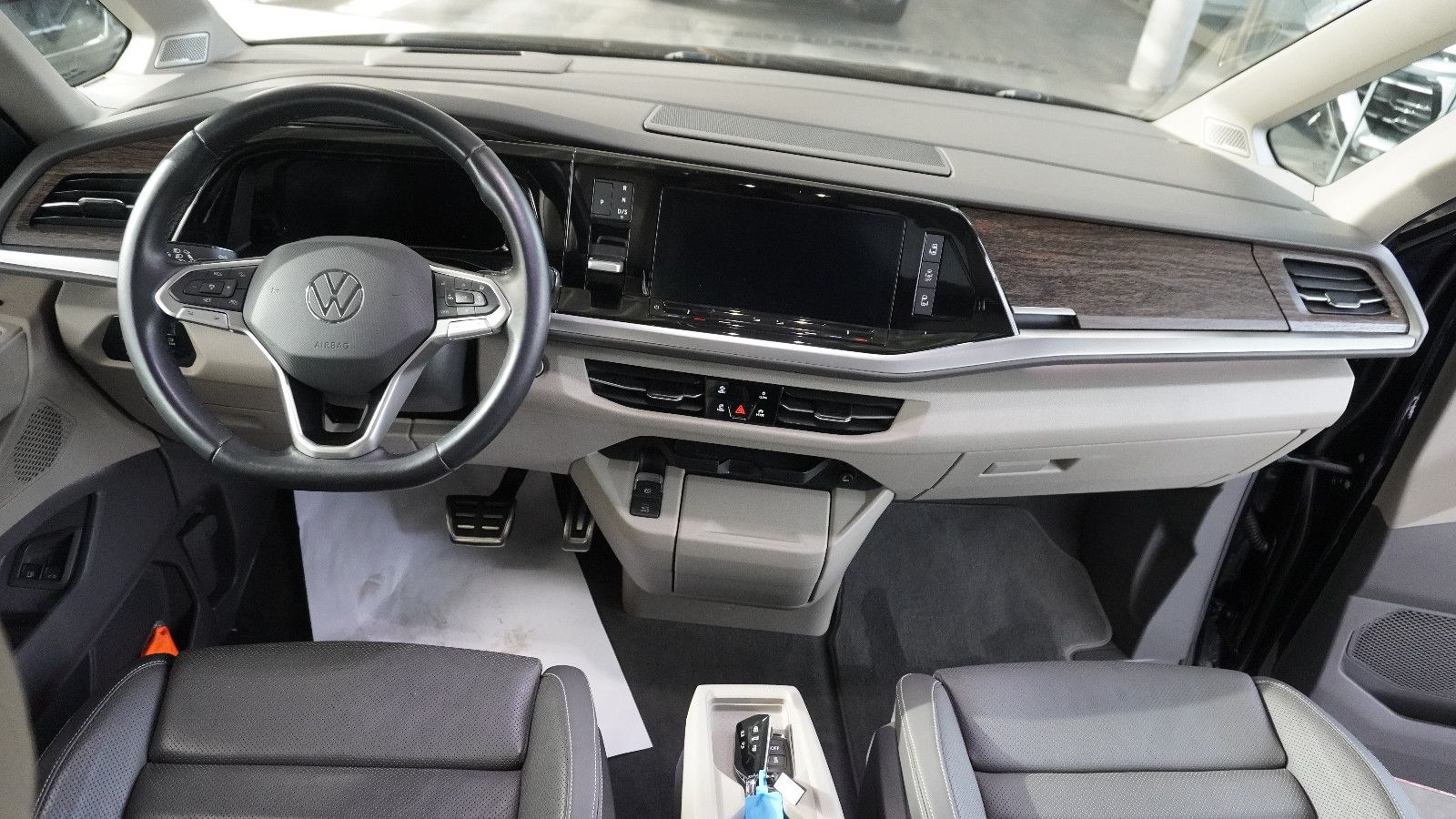 Volkswagen T7 Multivan Style*PANO*AHK*STHZ*H&K*HUD*360*FULL