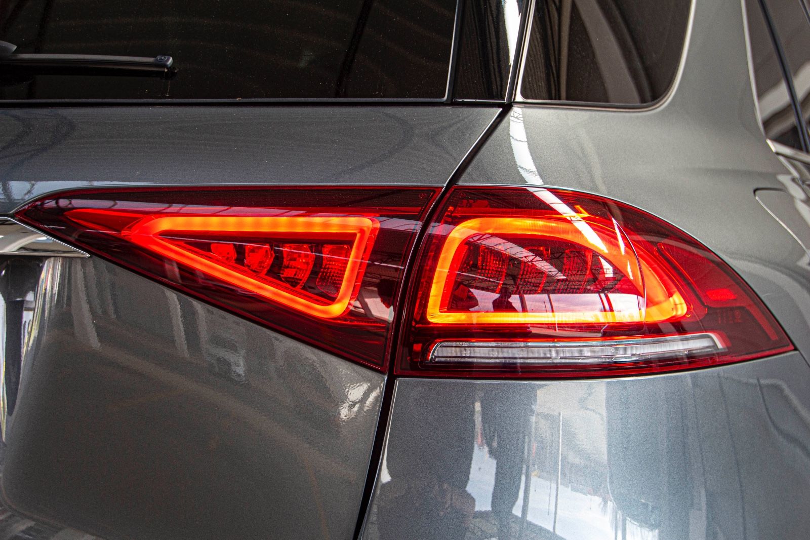 Mercedes-Benz GLE400d 4M BURMESTER.SITZBELÜFTUNG.AHK.21".360°