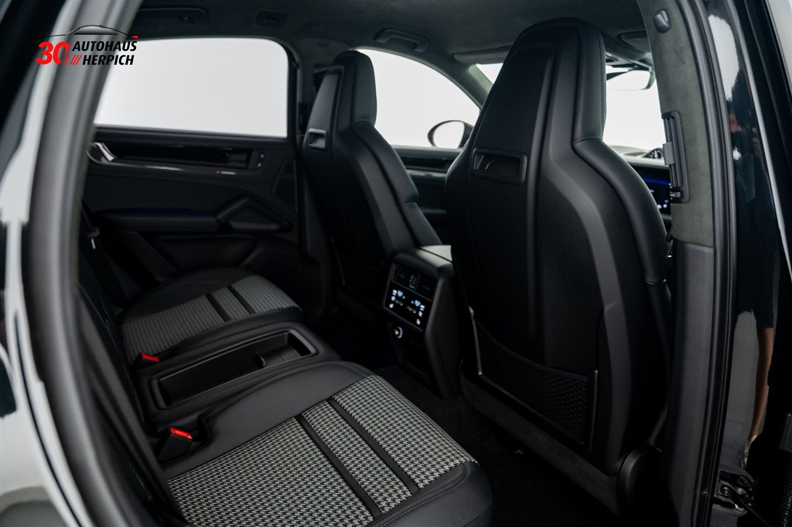 Porsche Cayenne GTS Coupé 22" Sport-Paket PDCC HUD HAL