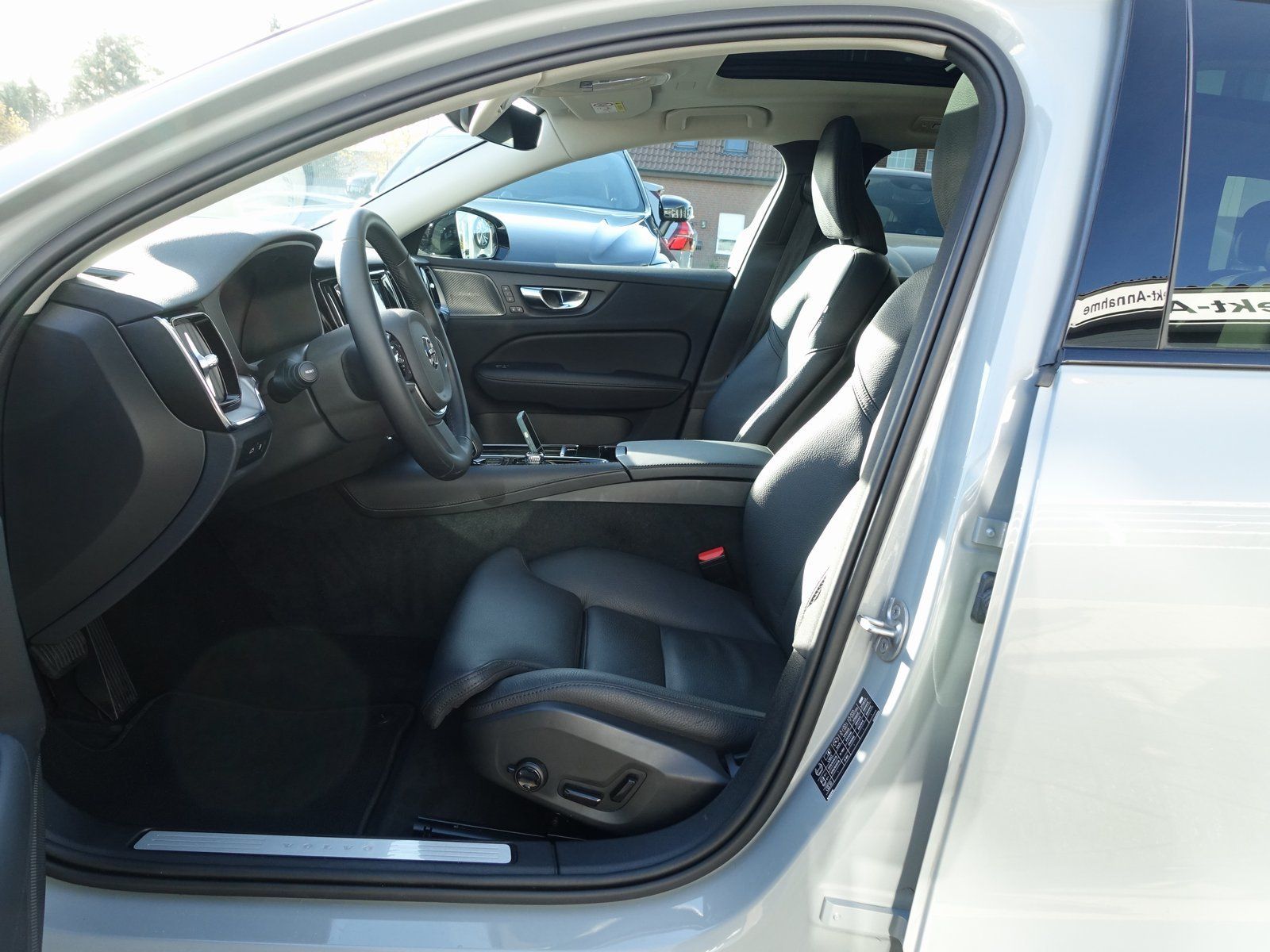 Volvo V60 Plus T6 AWD Plug-in Hybrid/AHK/Pano/360°/H&K