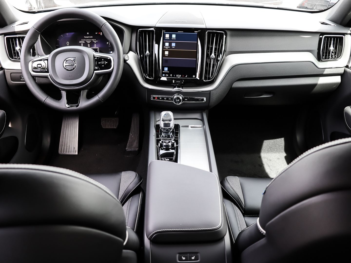 Volvo XC60 B4 Benzin Plus Dark - Samsaru's Car Outlet
