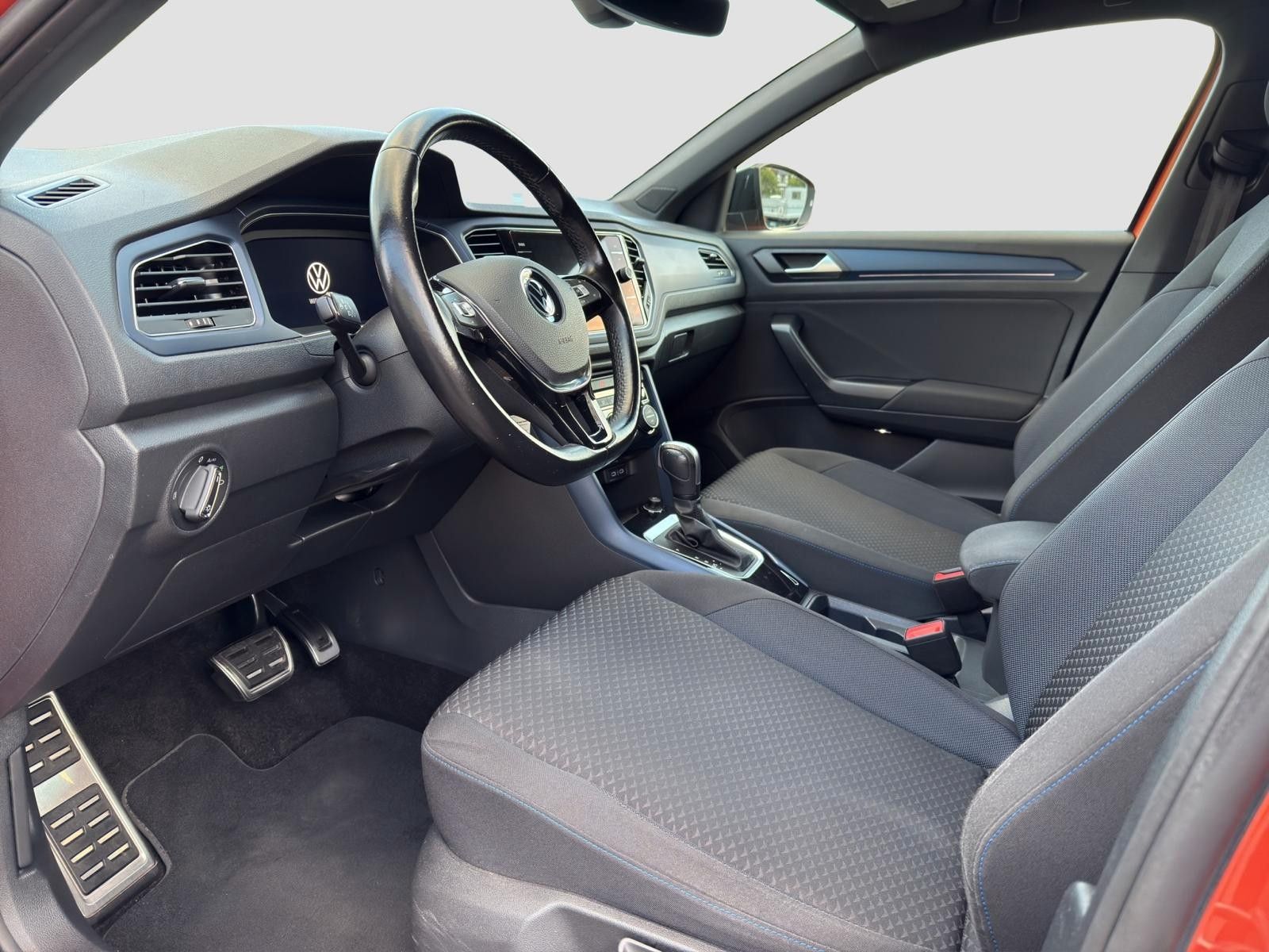 Volkswagen T-Roc United - Samsaru's Car Outlet