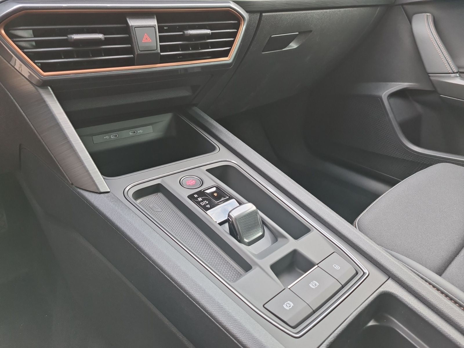 Cupra Leon 1.5 eTSI DSG - Samsaru's Car Outlet