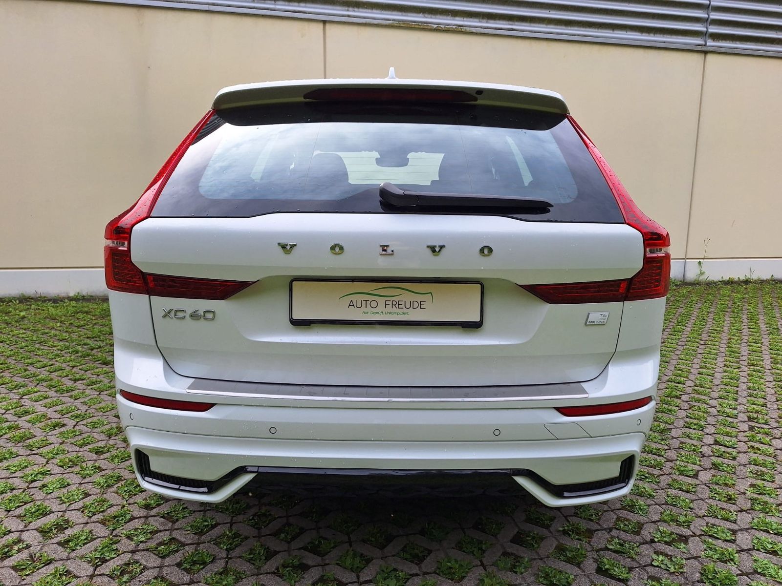 Volvo XC 60 R Design Plug-In Pano. Kamera AHK AWD