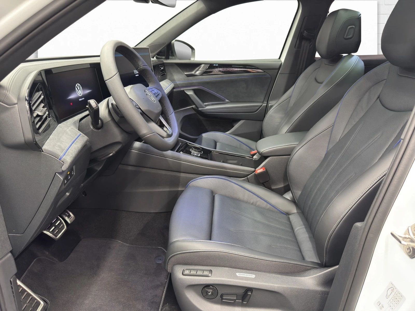 Volkswagen Tiguan TDI R-Line AHK 20Z Area Black Leder Pano