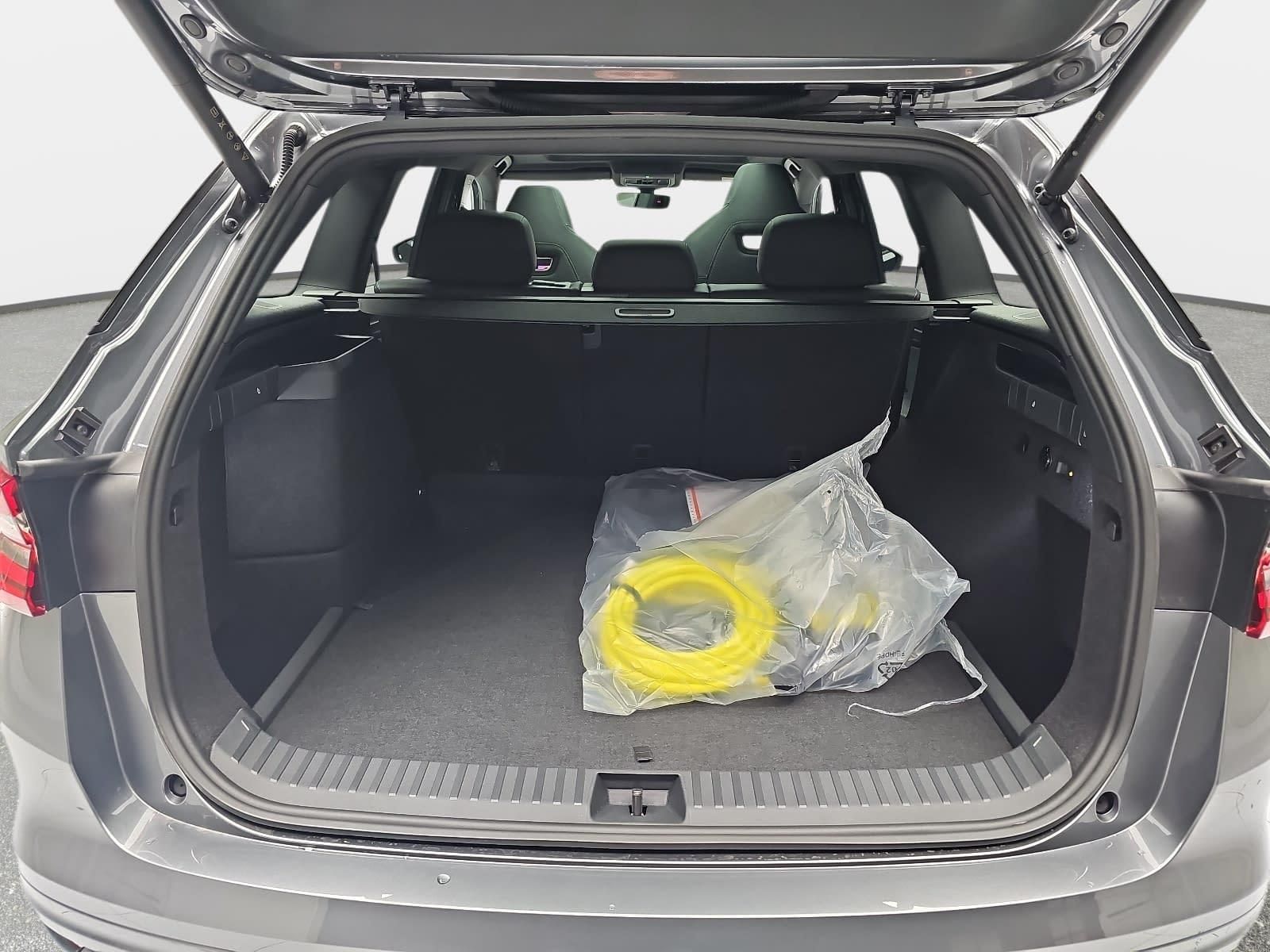 Skoda 1.5 TSI DSG IV PHEV SPORTLINE AHK PANO LM