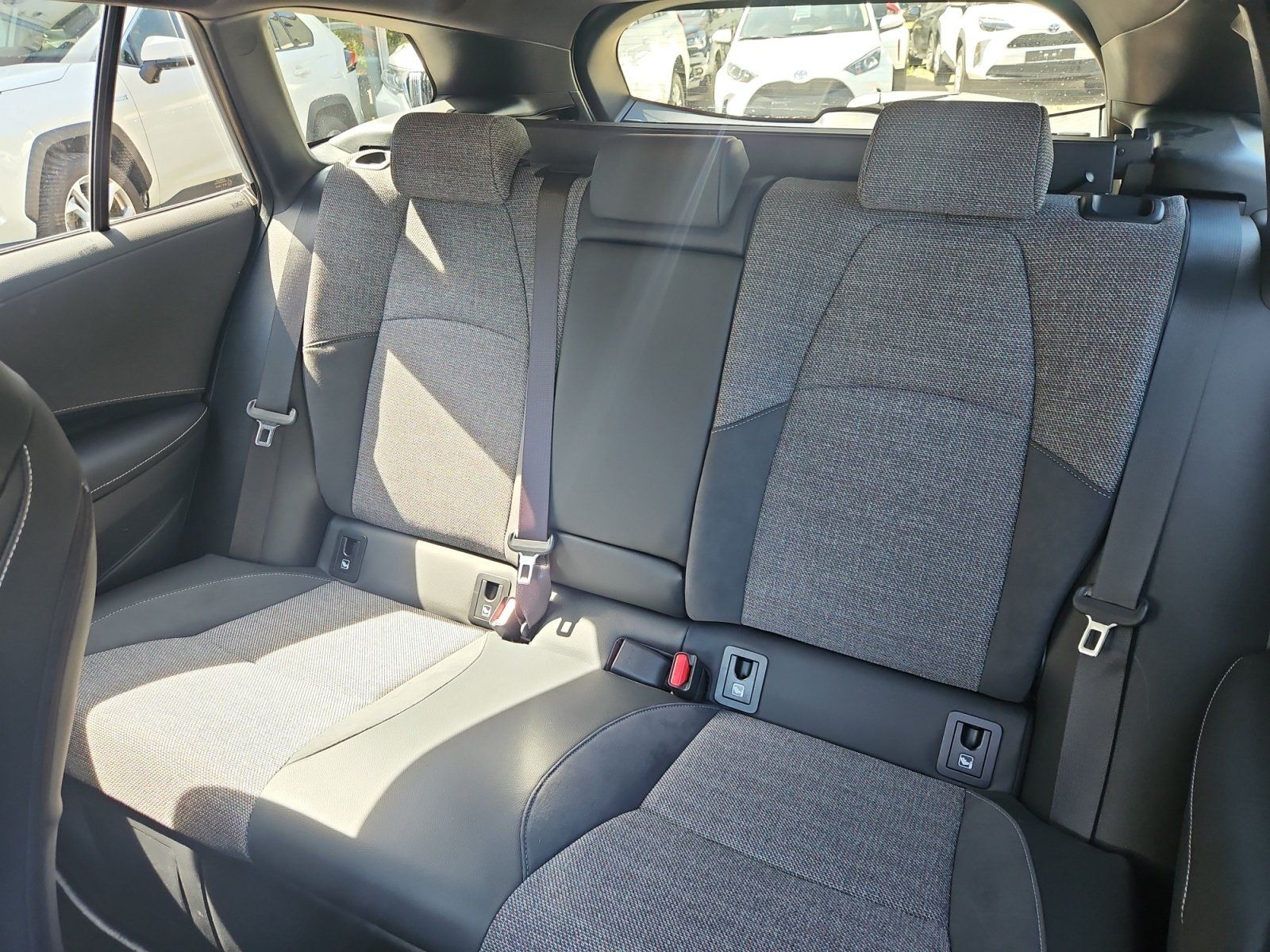 Toyota Corolla 2.0 Hybrid TS Teamplayer Techn.Paket
