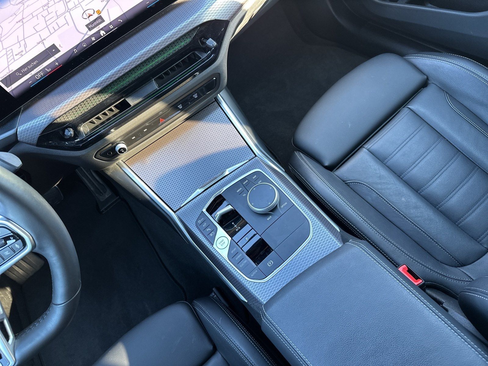 BMW 330e xDrive M Sport|Head-Up|Stop&Go|PA+|DA