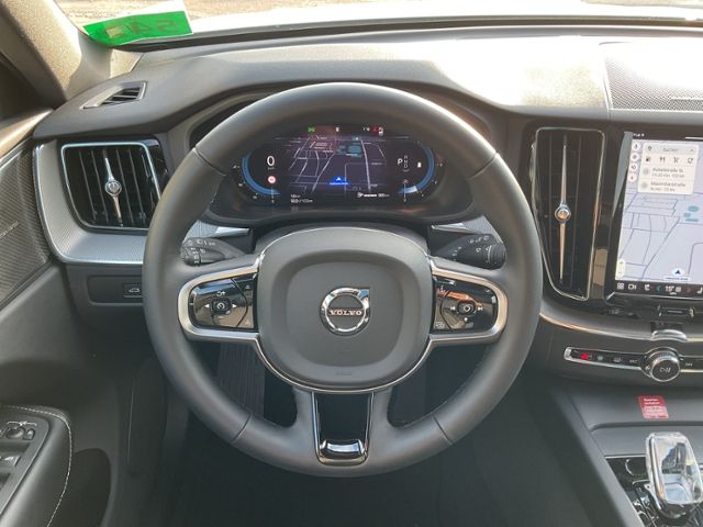 Volvo XC60 B4 Plus Dark 2WD ACC PANO Standhz Allwetter