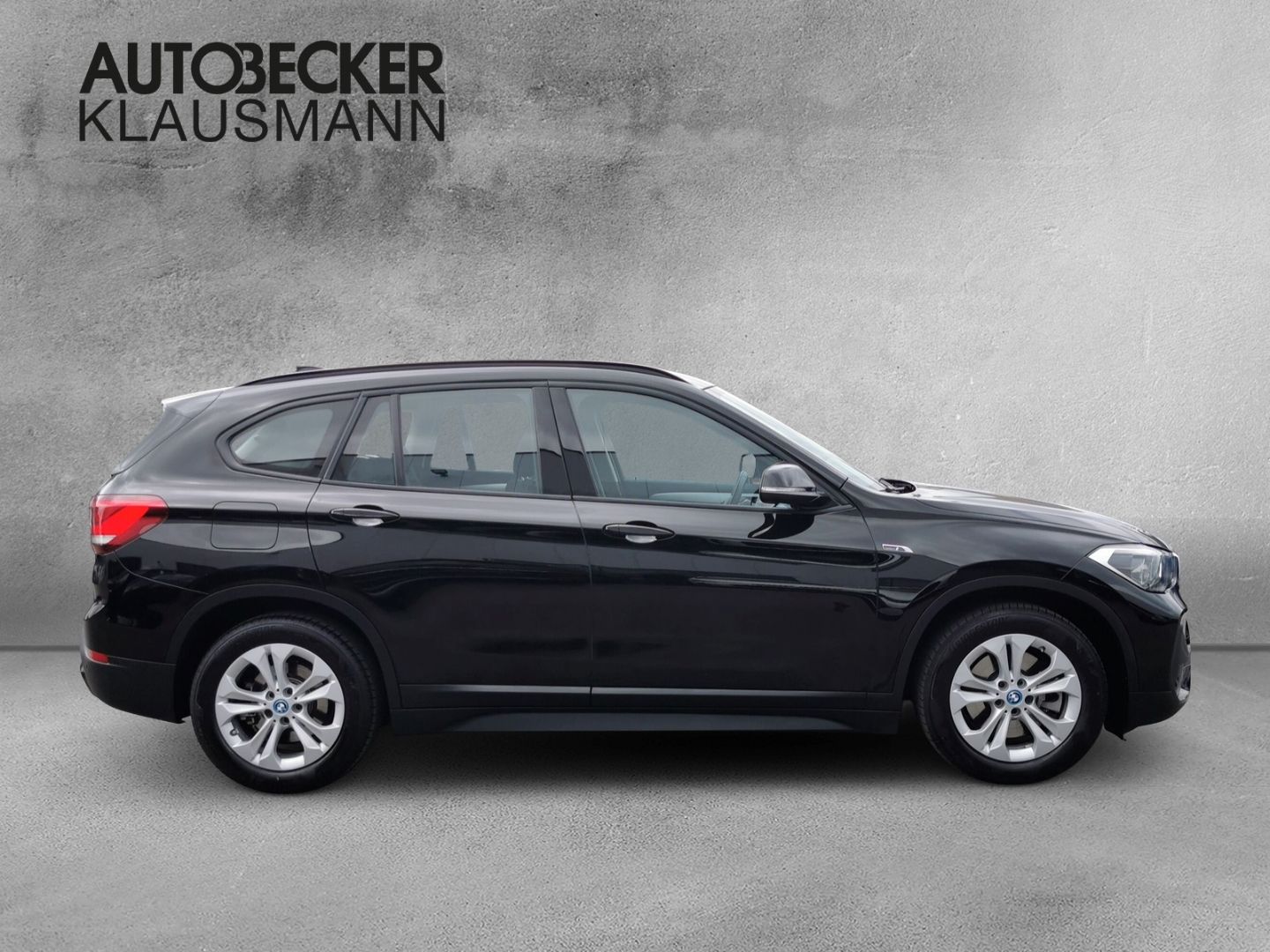 BMW X1 xDRIVE 25e ADVANTAGE - Samsaru's Car Outlet