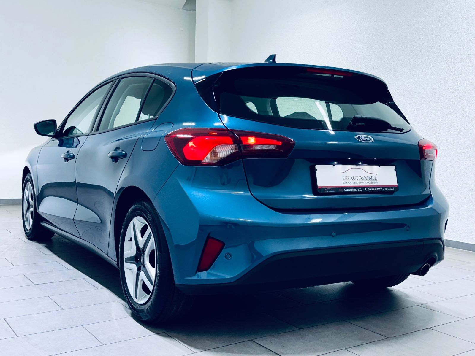 Ford Focus Lim. Cool & Connect - Samsaru's Car Outlet
