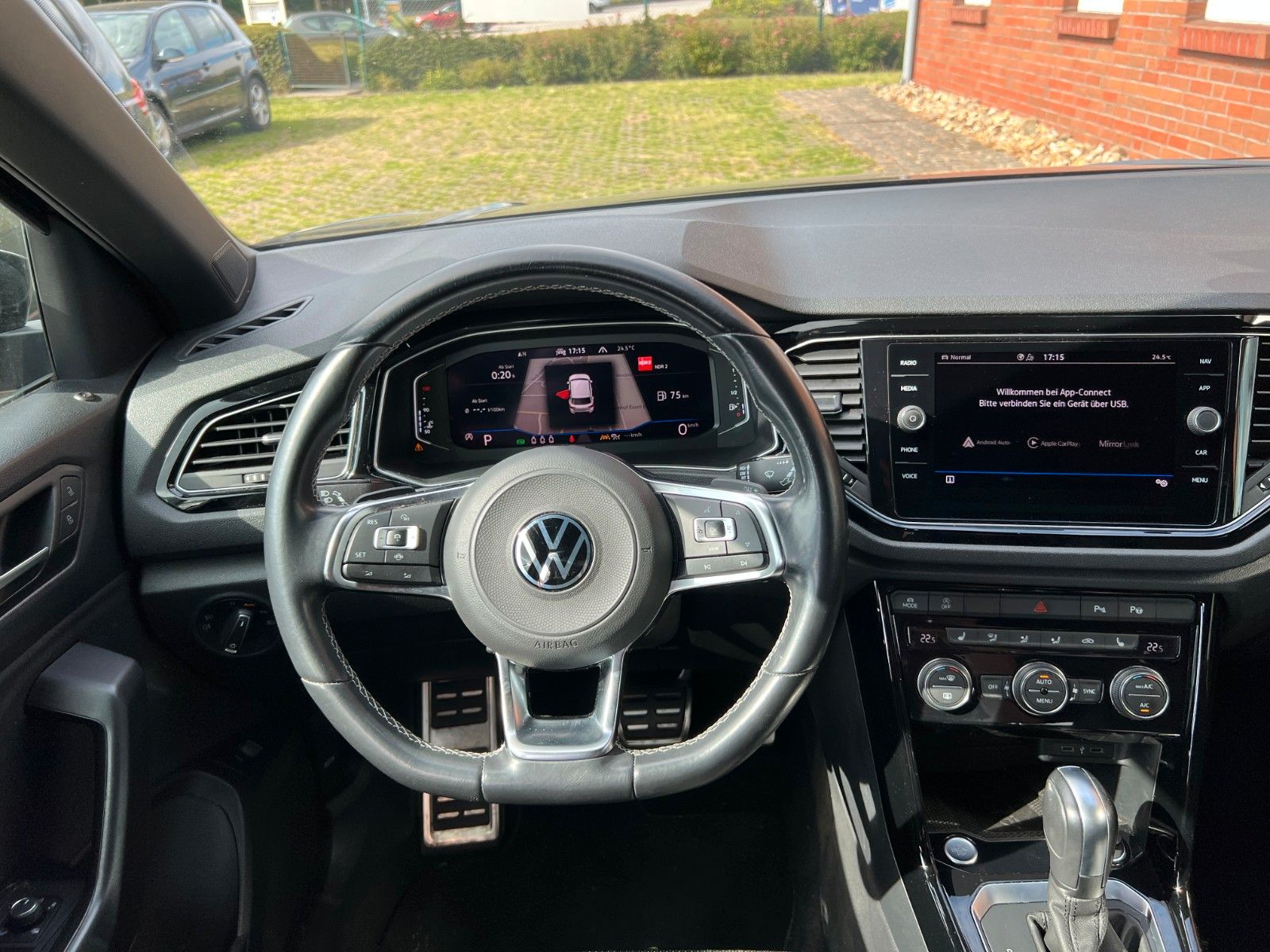 Volkswagen T-Roc 1.5TSi DSG Black - Samsaru's Car Outlet