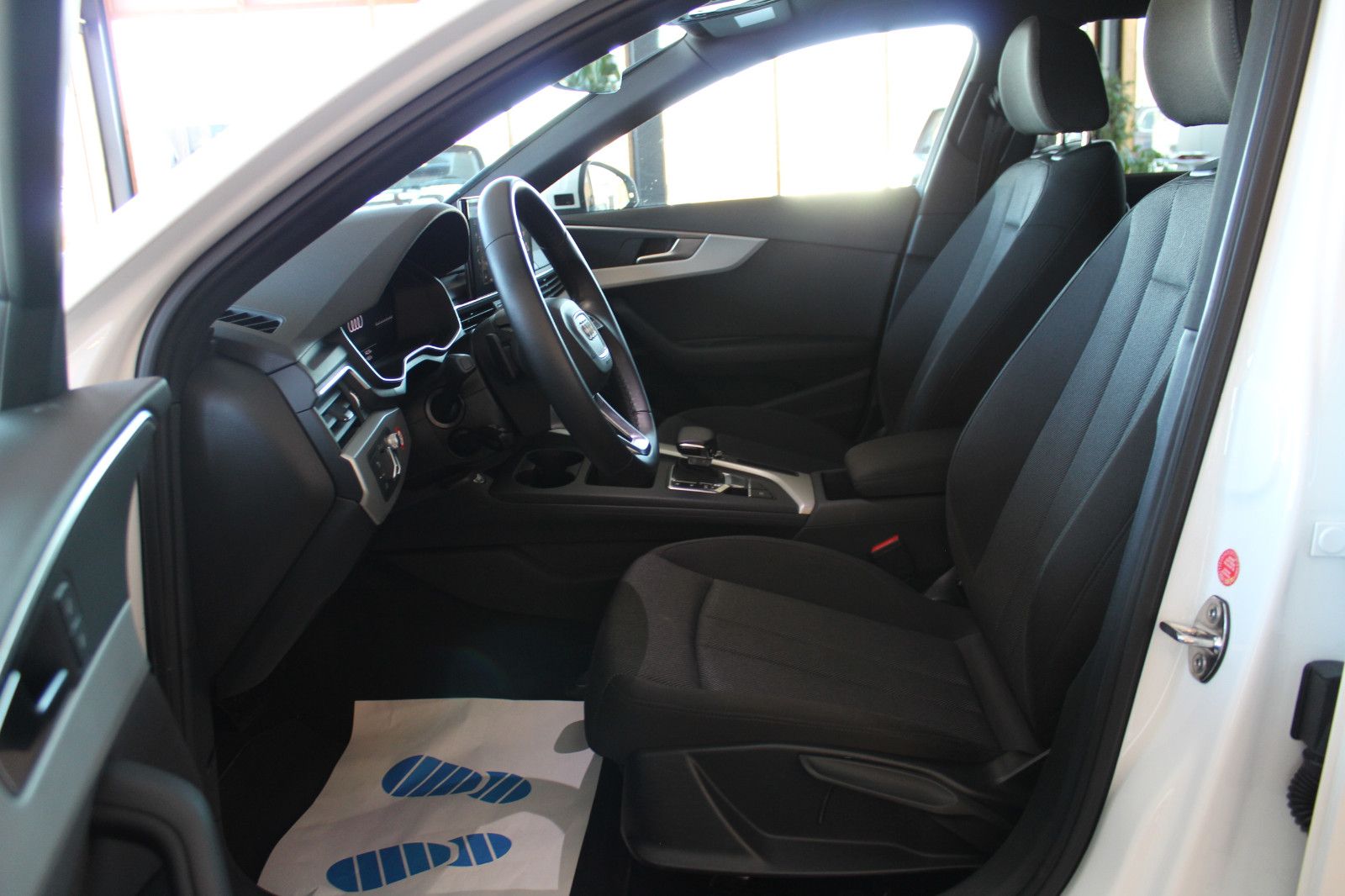 Audi A4 Avant 40 TDI S tronic S line sport - Samsaru's Car Outlet